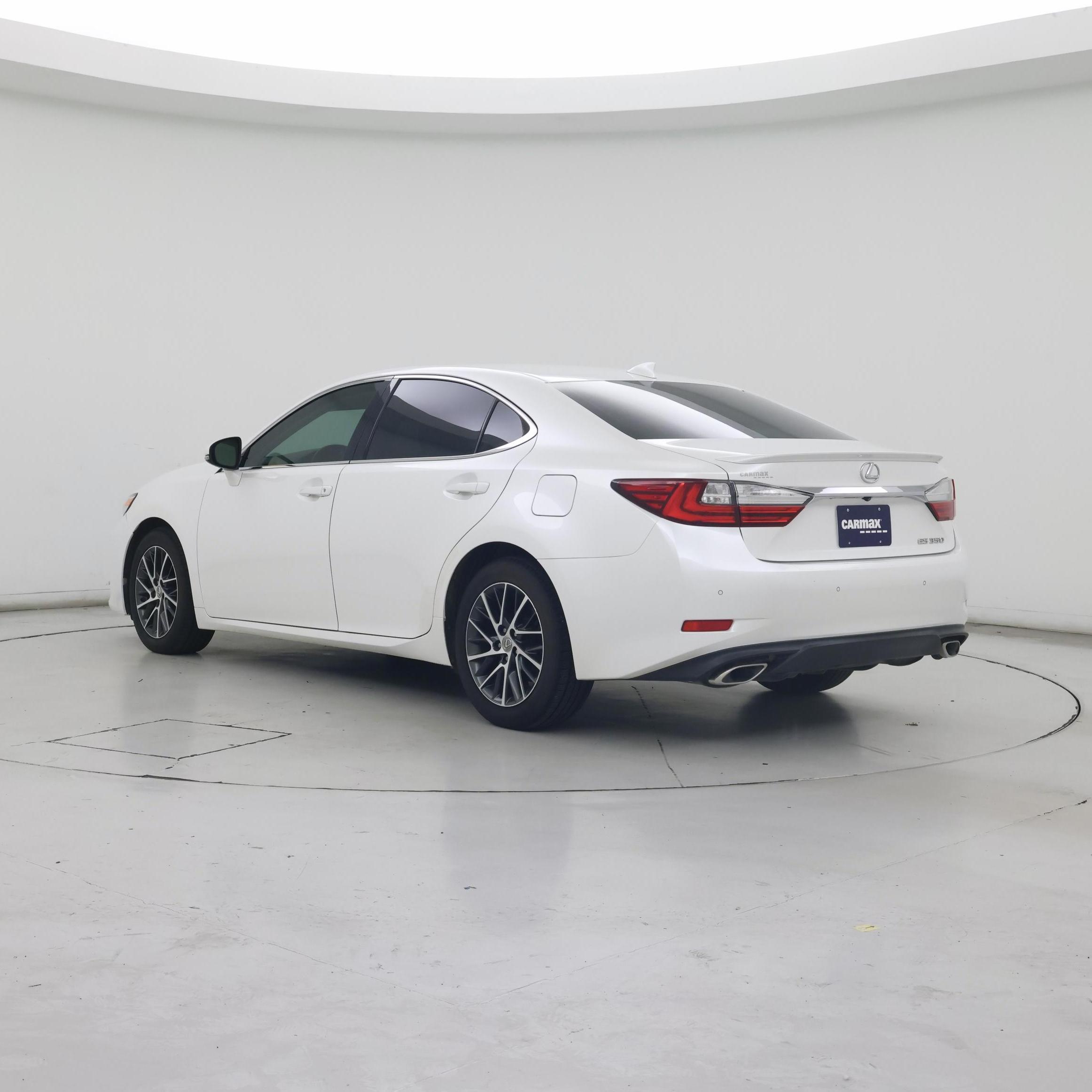 Thumbnail: 2017 Lexus ES - 2