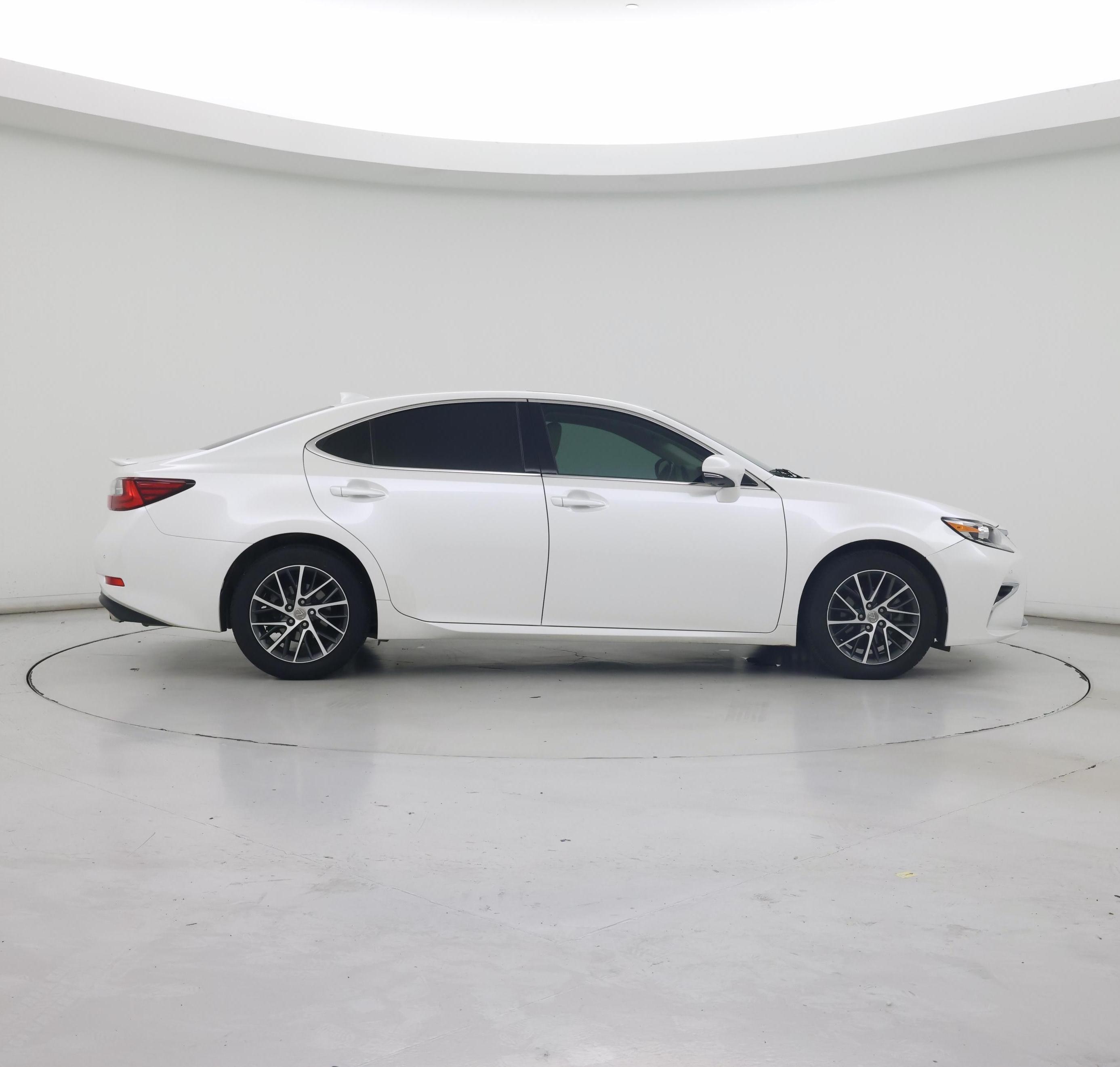 Thumbnail: 2017 Lexus ES - 7