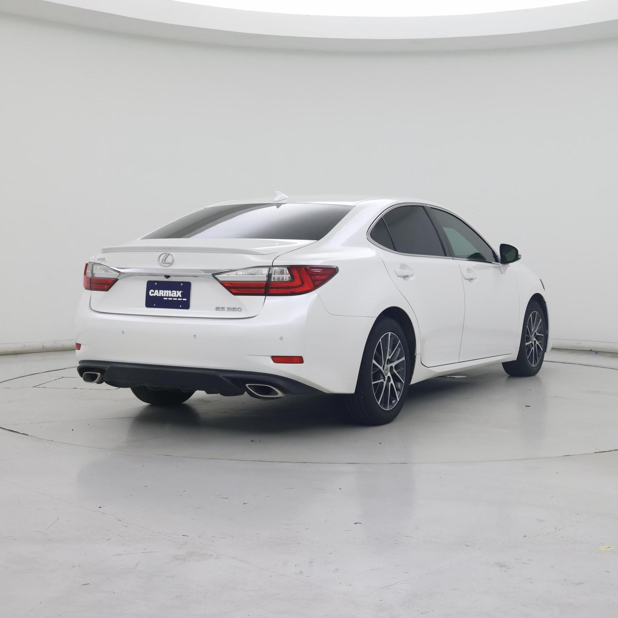 Thumbnail: 2017 Lexus ES - 8