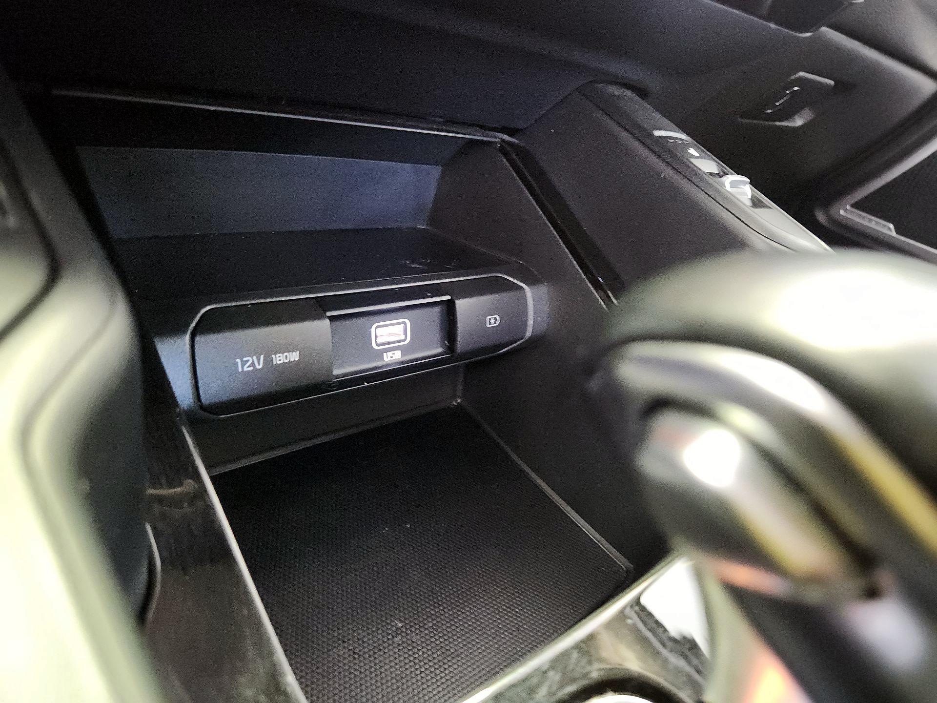 Thumbnail: 2020 Kia Telluride - 18