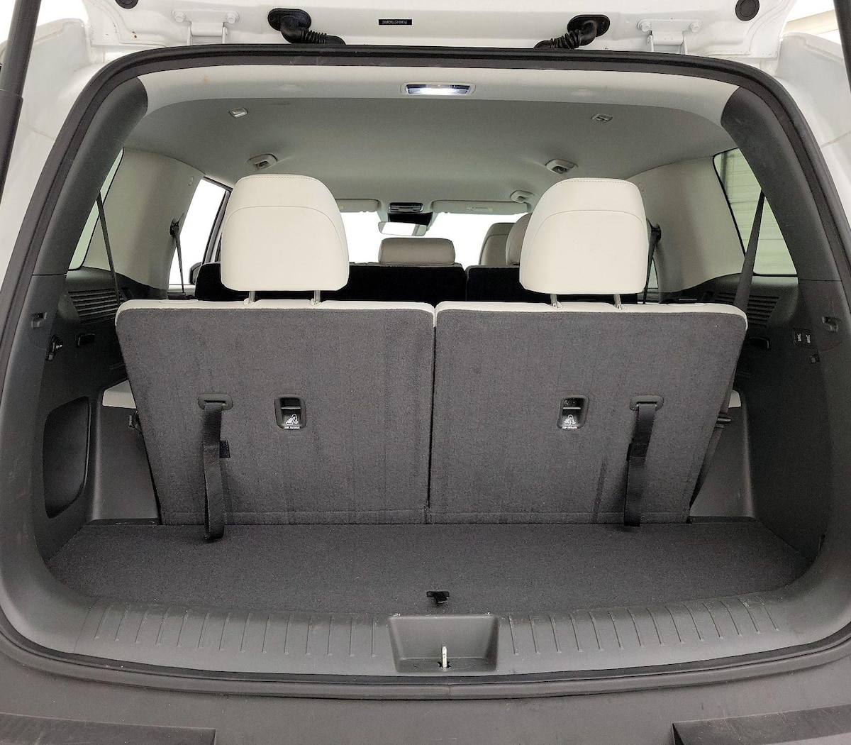 Trunk/Cargo (Seats Up)