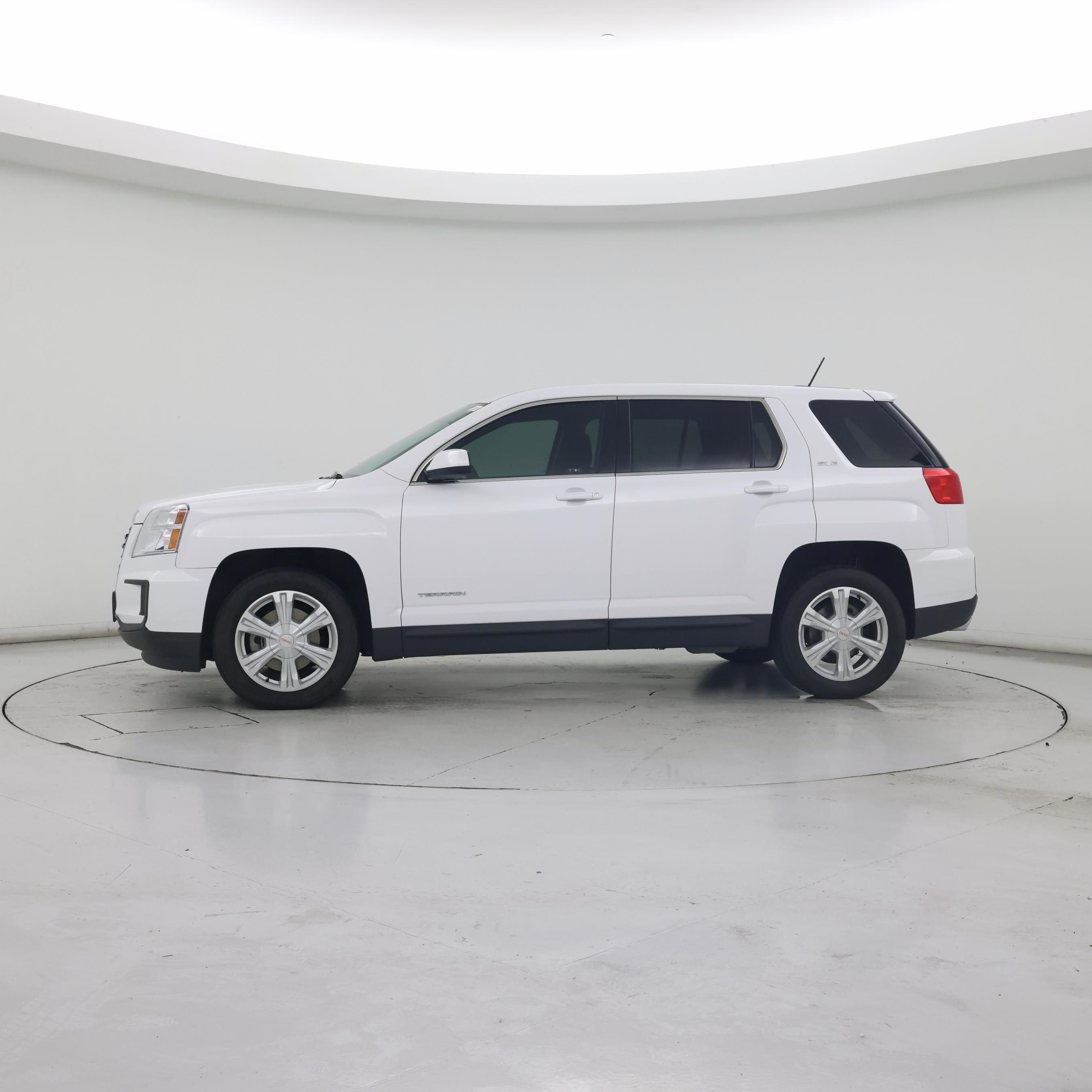 Thumbnail: 2017 GMC Terrain - 3