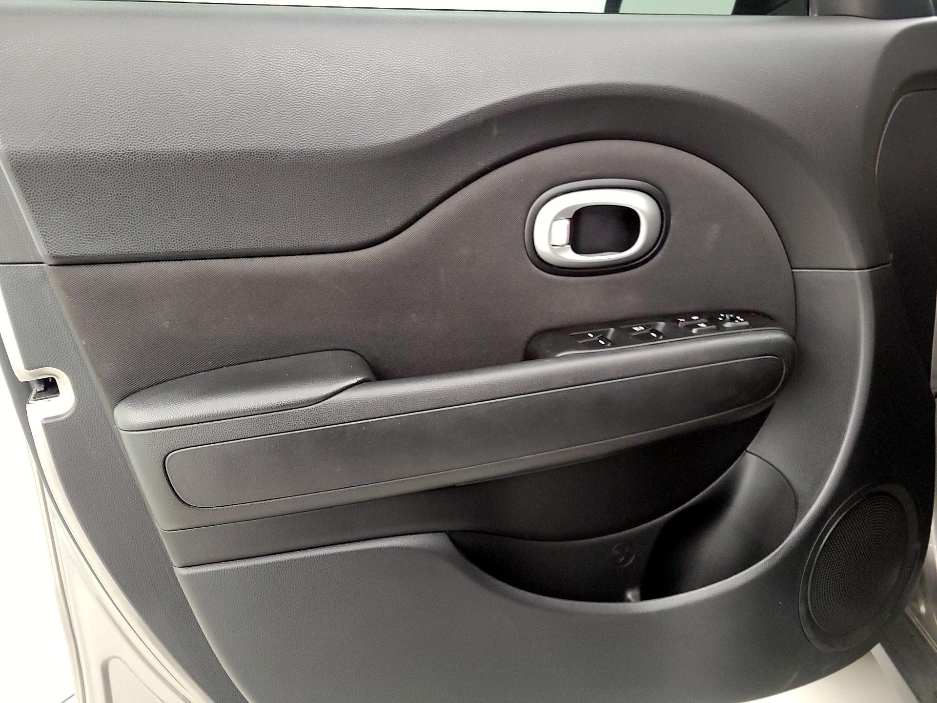 Thumbnail: 2016 Kia Soul - 12
