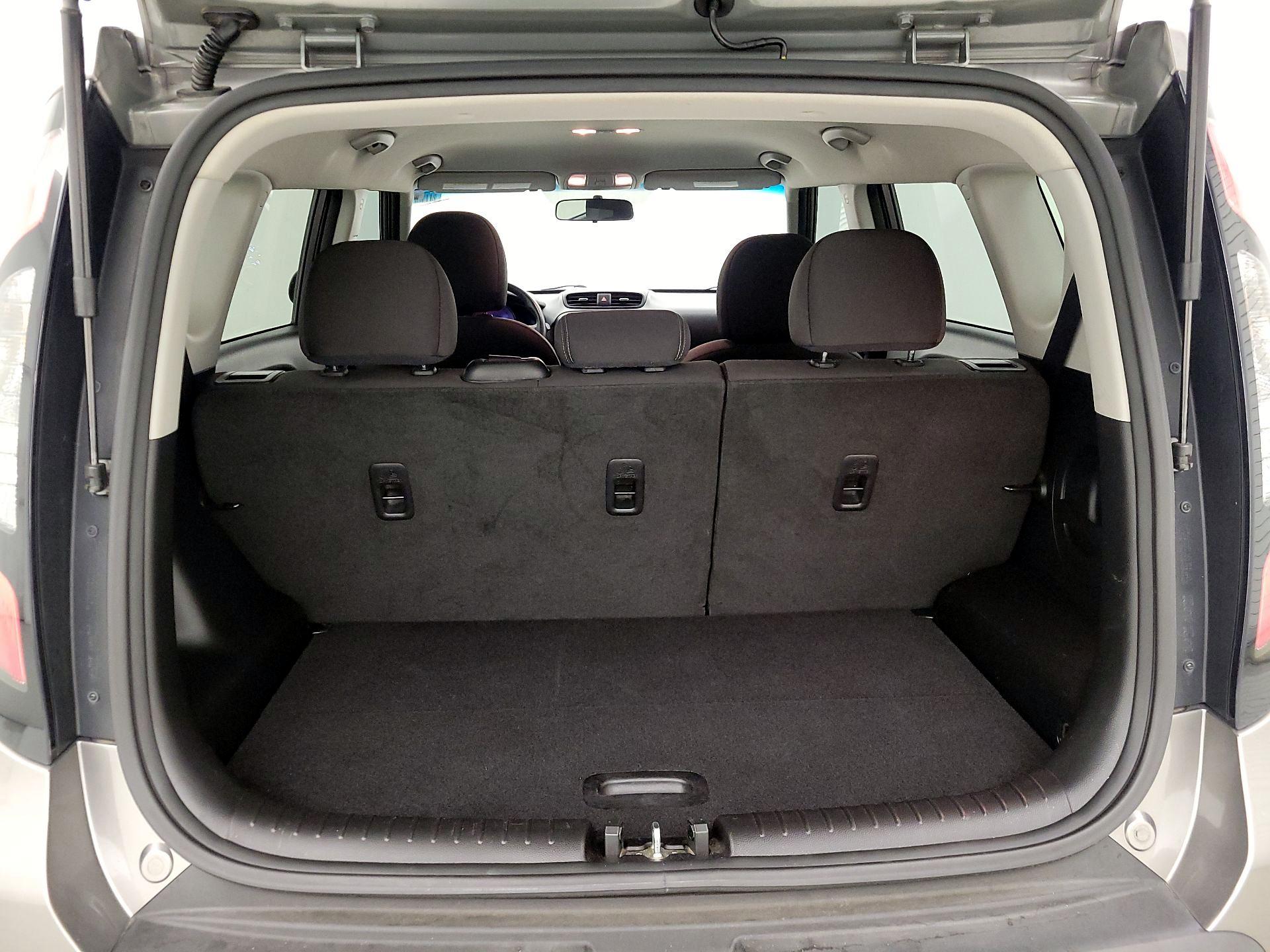 Thumbnail: 2016 Kia Soul - 19