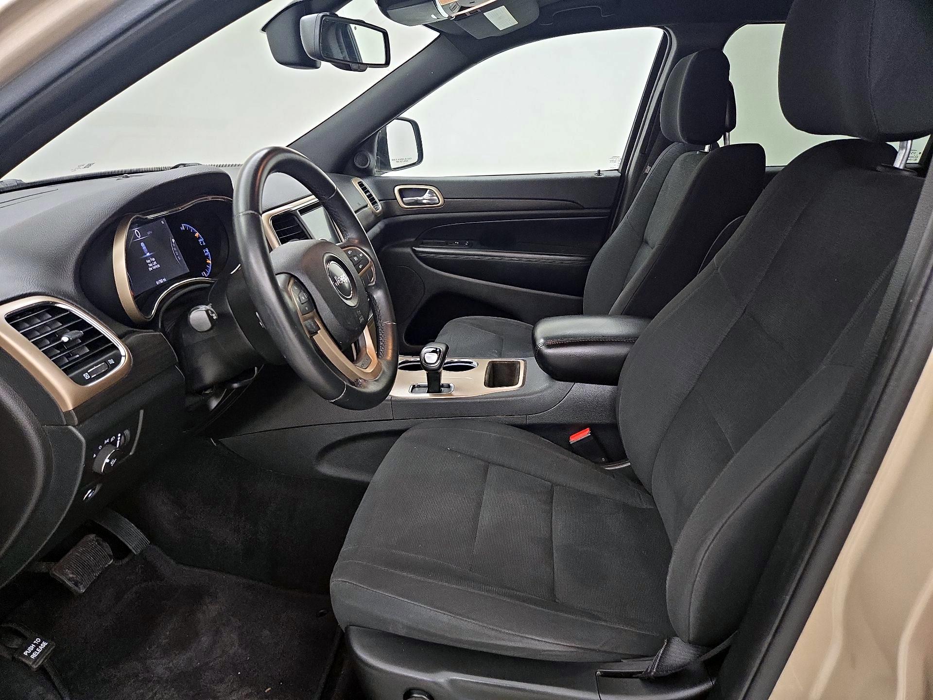 Thumbnail: 2015 Jeep Grand Cherokee - 11