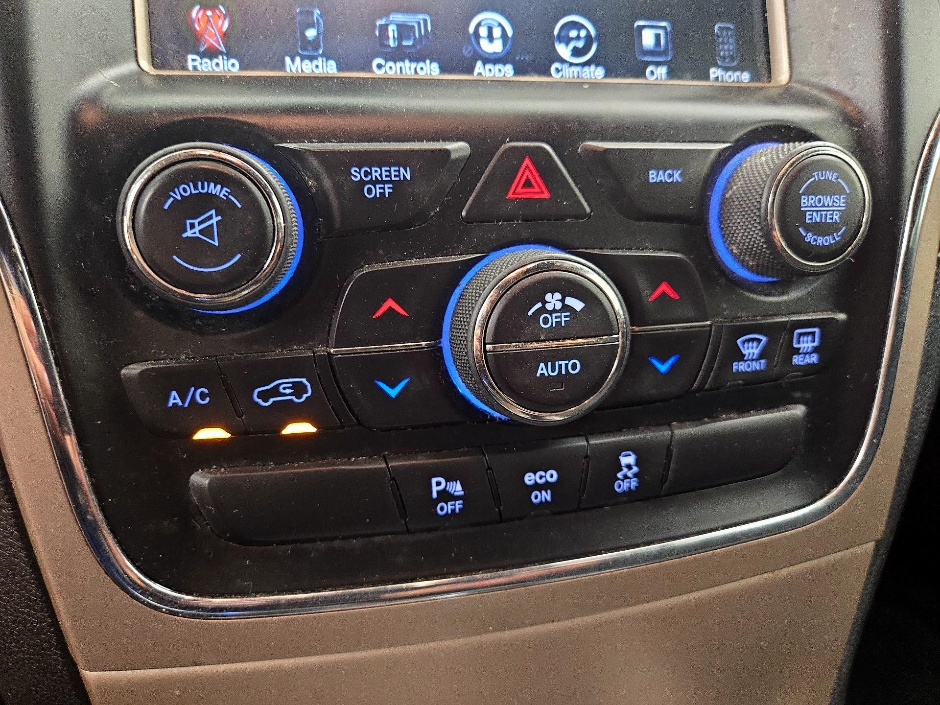 Thumbnail: 2015 Jeep Grand Cherokee - 16