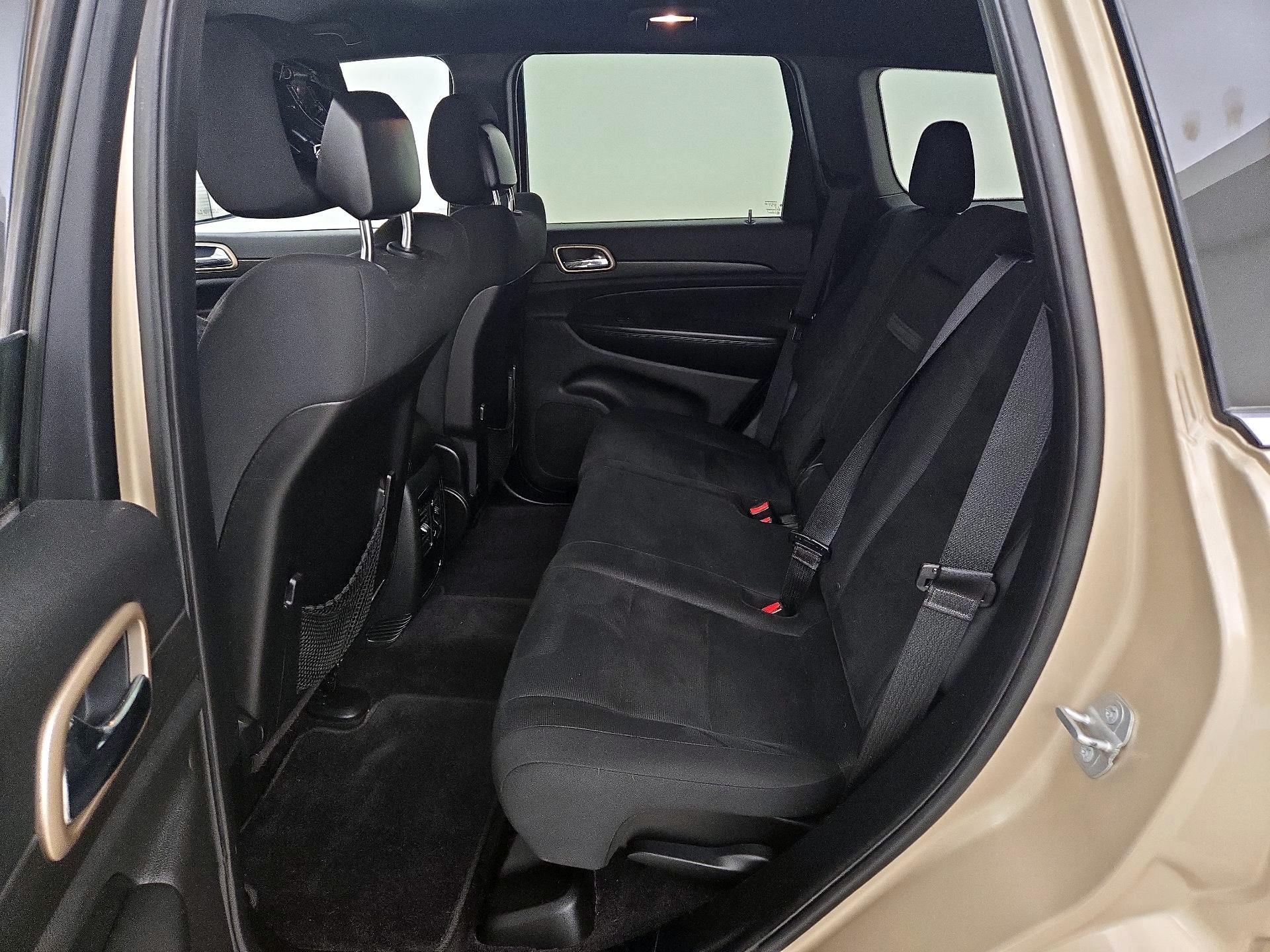 Thumbnail: 2015 Jeep Grand Cherokee - 19