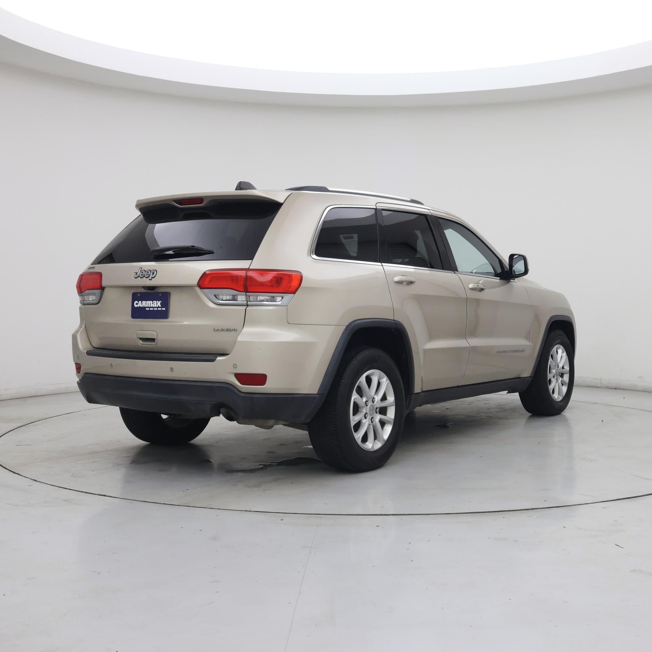 Thumbnail: 2015 Jeep Grand Cherokee - 8
