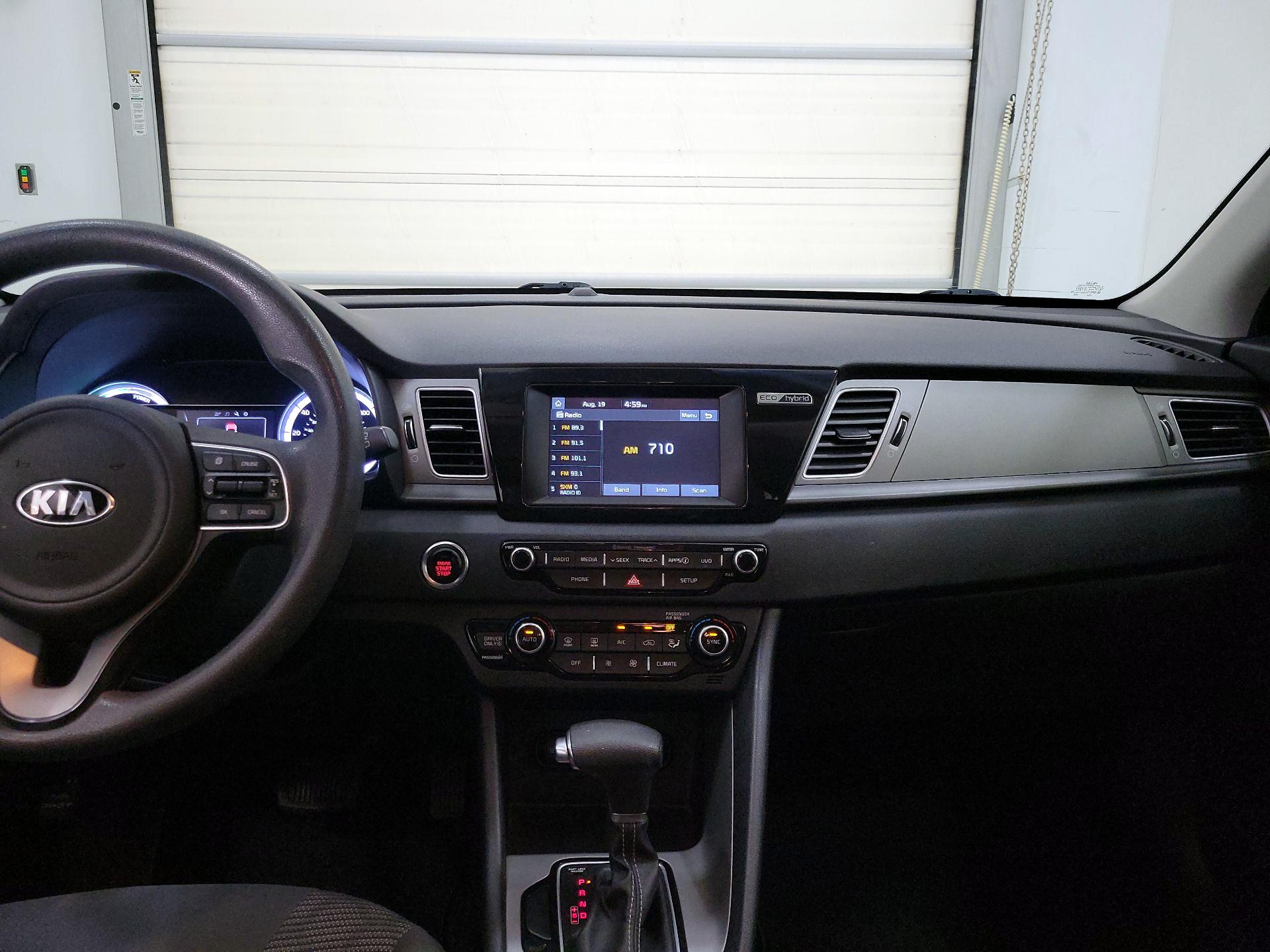 Thumbnail: 2019 Kia Niro - 9