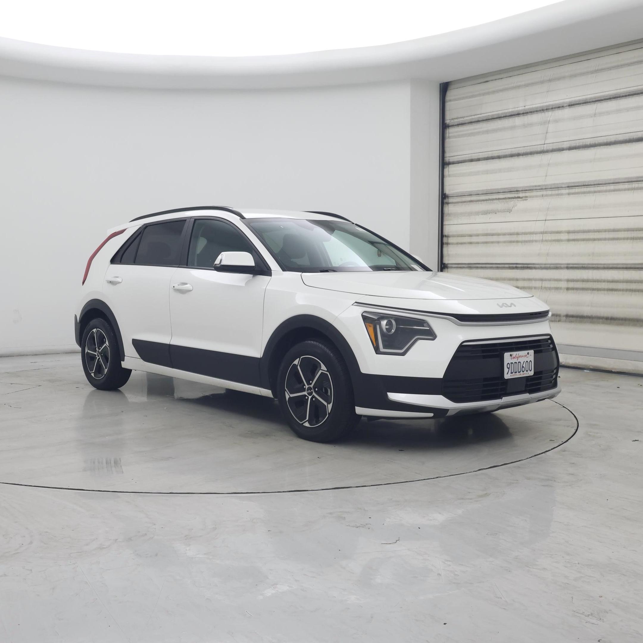 White 2023 Kia Niro SUV / Crossover Front-Wheel Drive Automatic