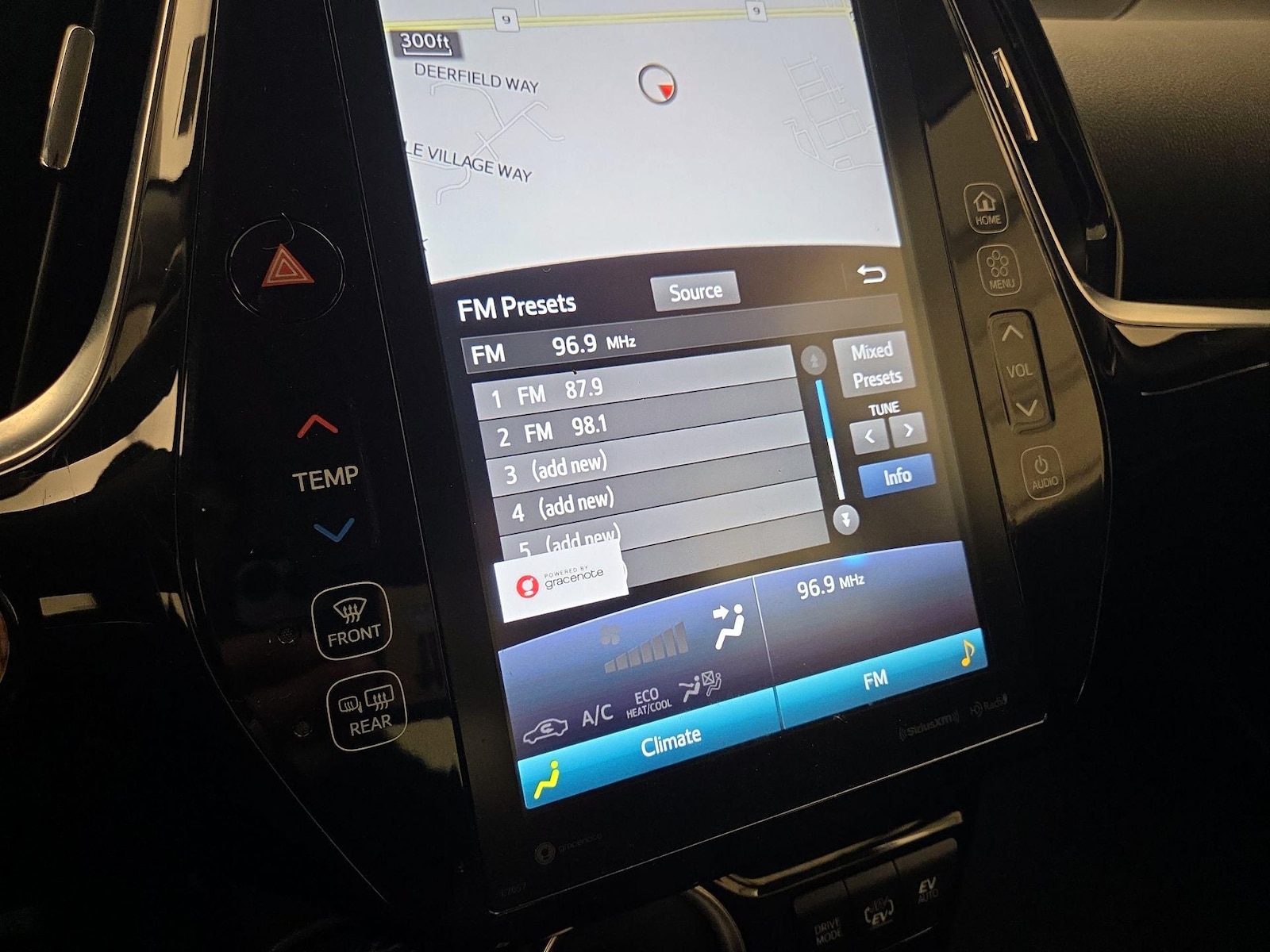 2021 Toyota Prius Prime XLE - Photo 17