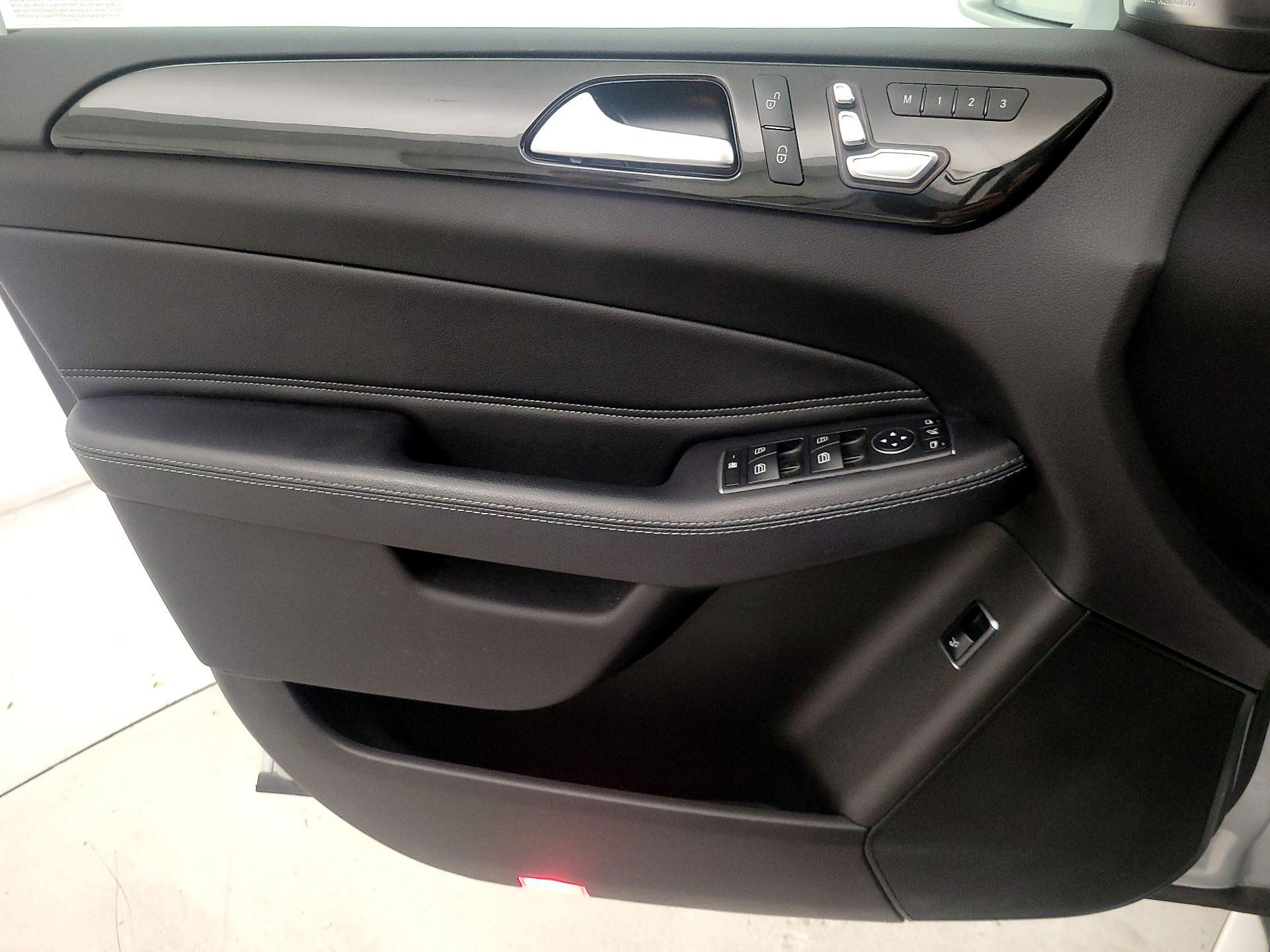 Thumbnail: 2019 Mercedes-Benz GLS - 12
