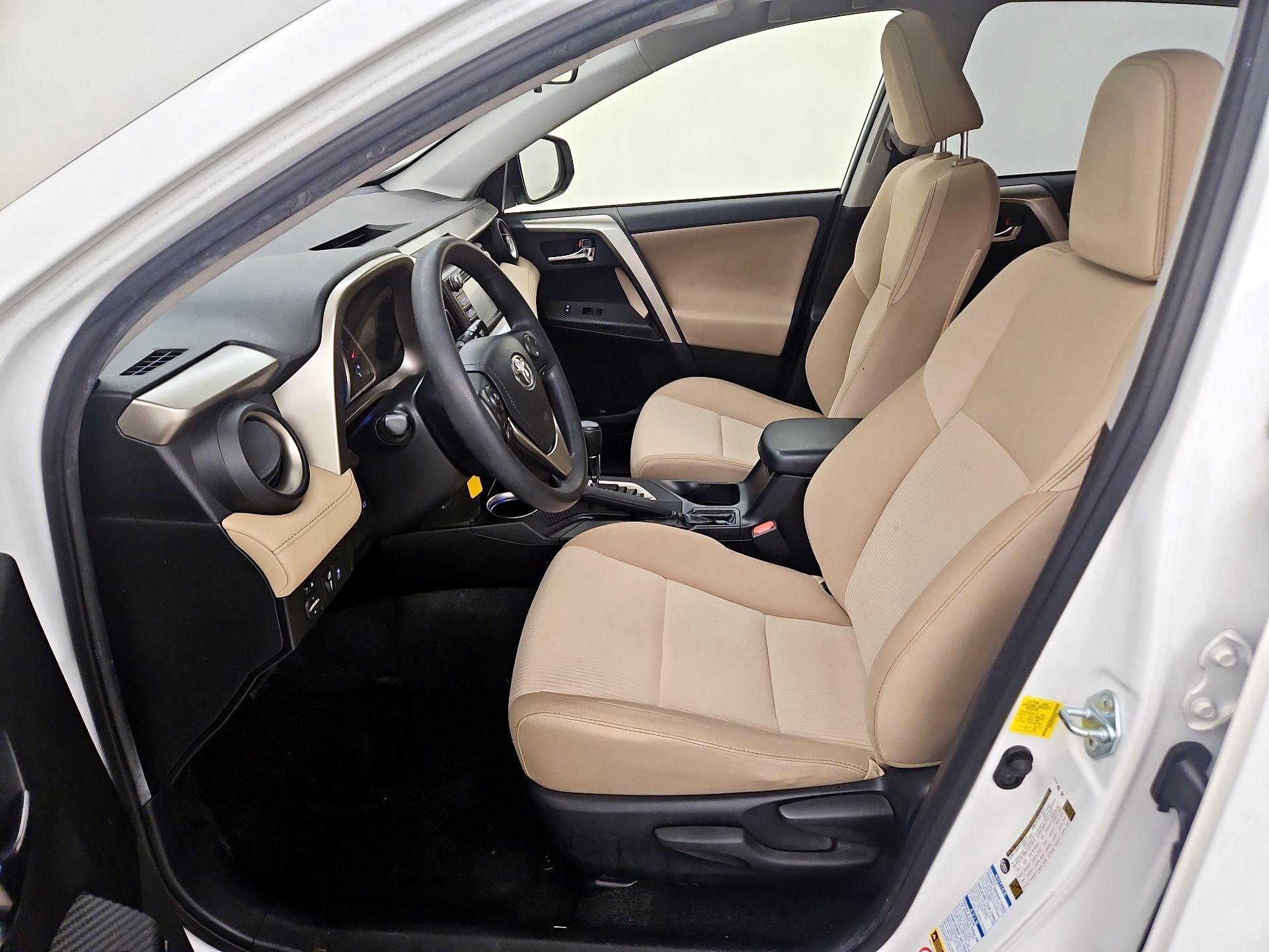 Thumbnail: 2015 Toyota RAV4 - 11