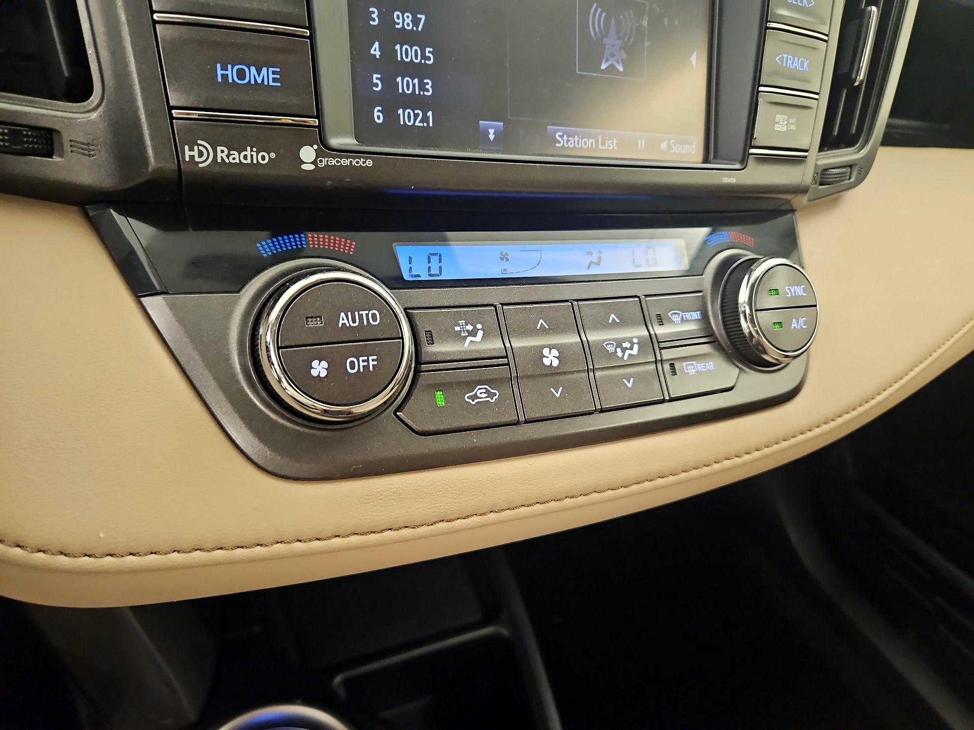 Thumbnail: 2015 Toyota RAV4 - 16