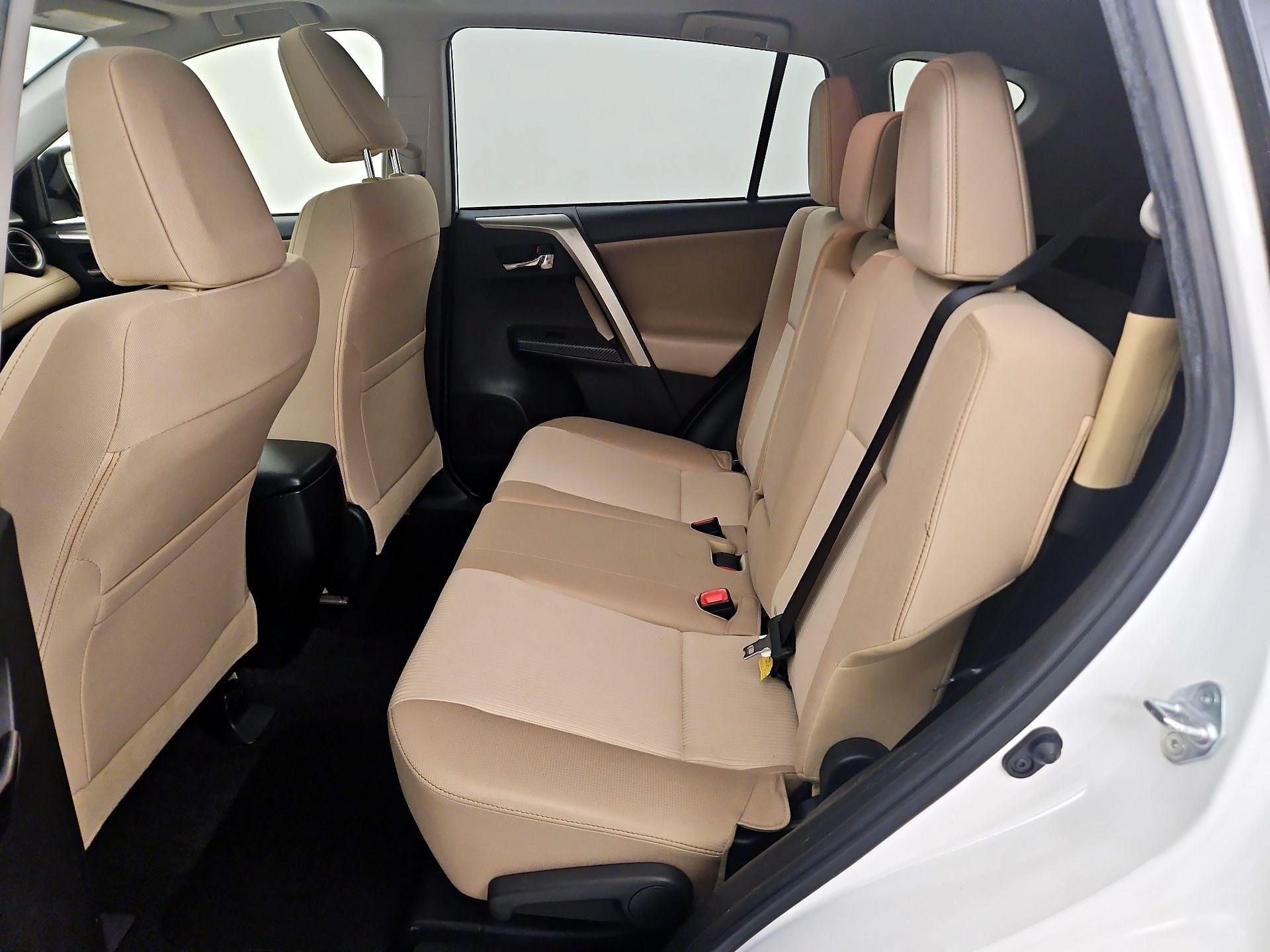Thumbnail: 2015 Toyota RAV4 - 20