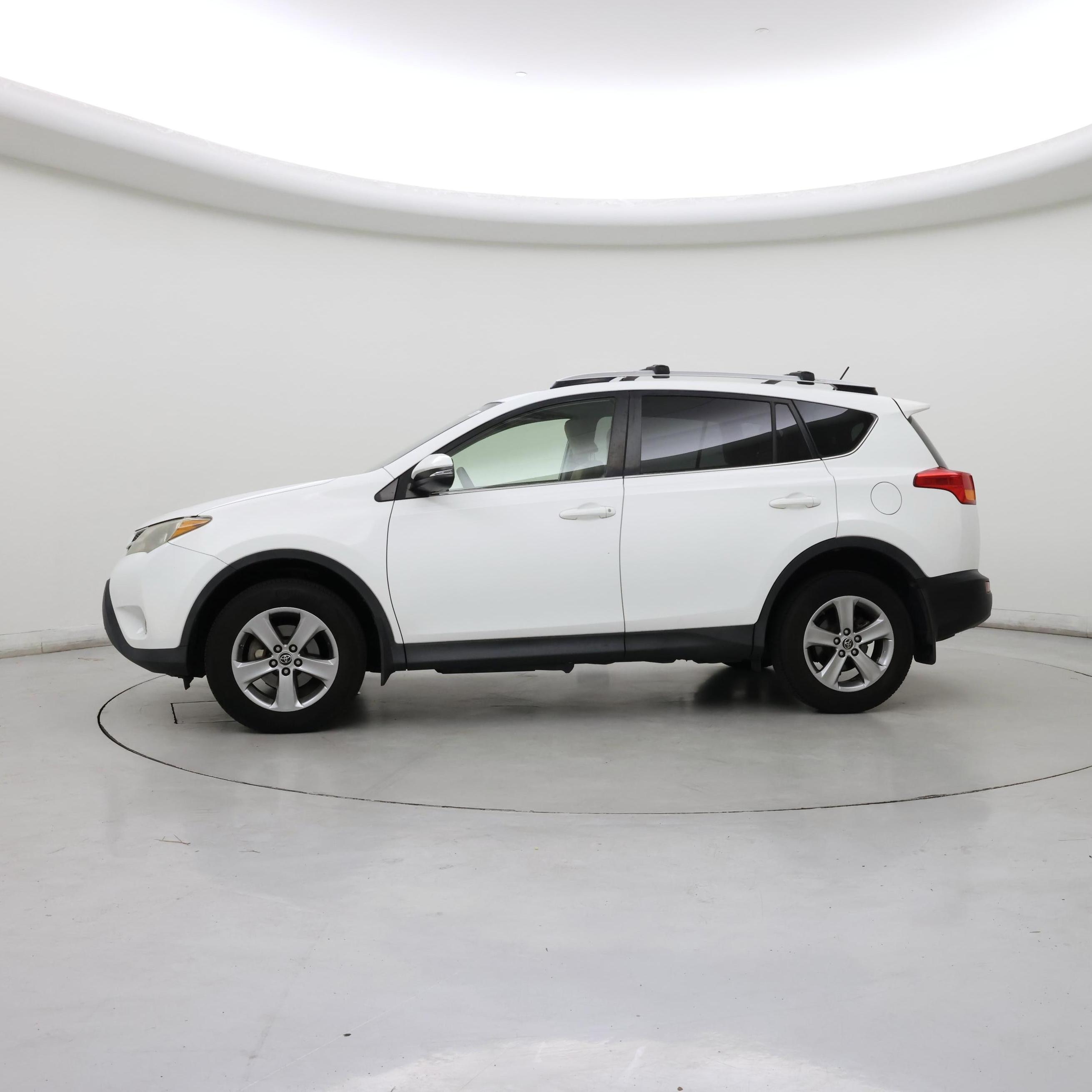 Thumbnail: 2015 Toyota RAV4 - 3