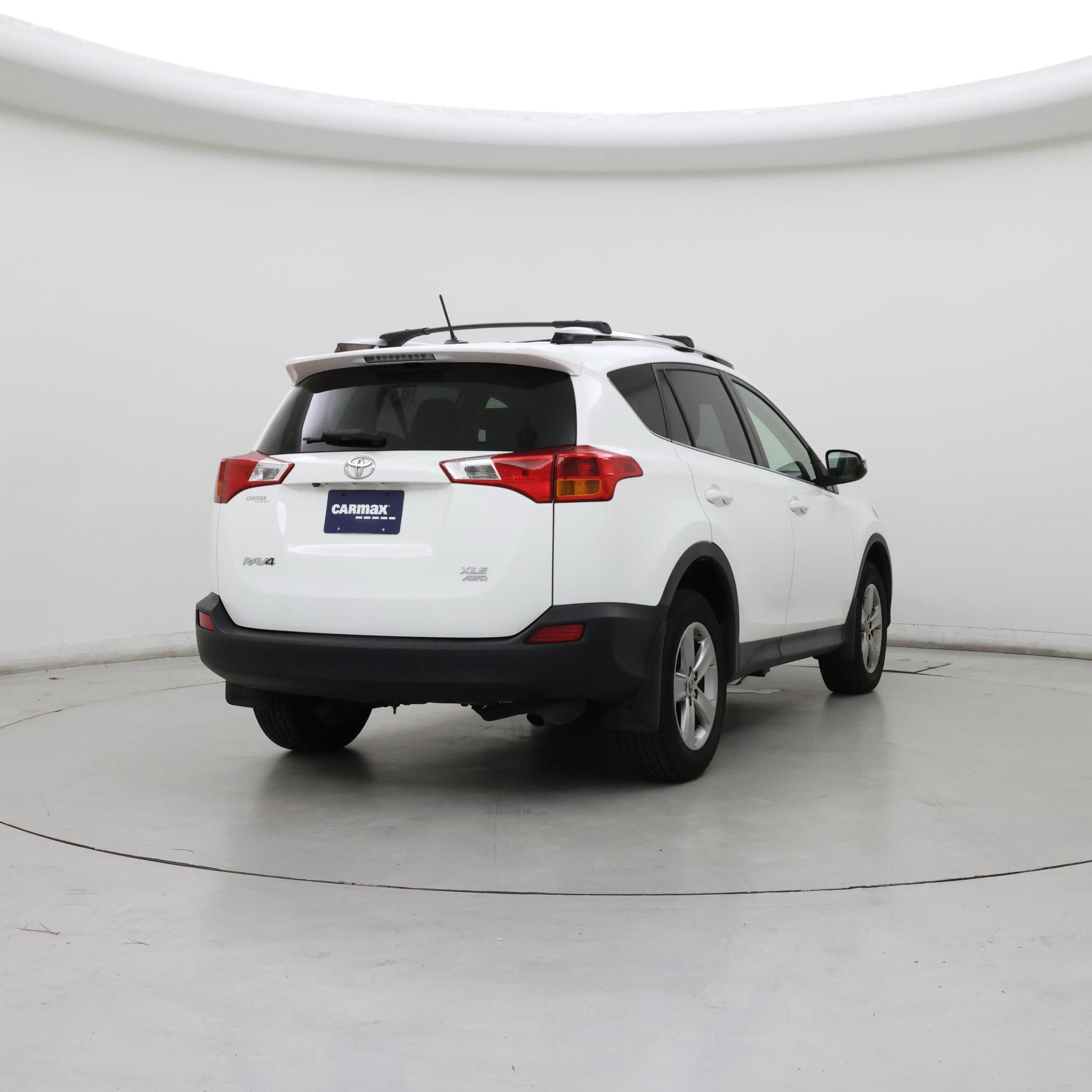 Thumbnail: 2015 Toyota RAV4 - 8