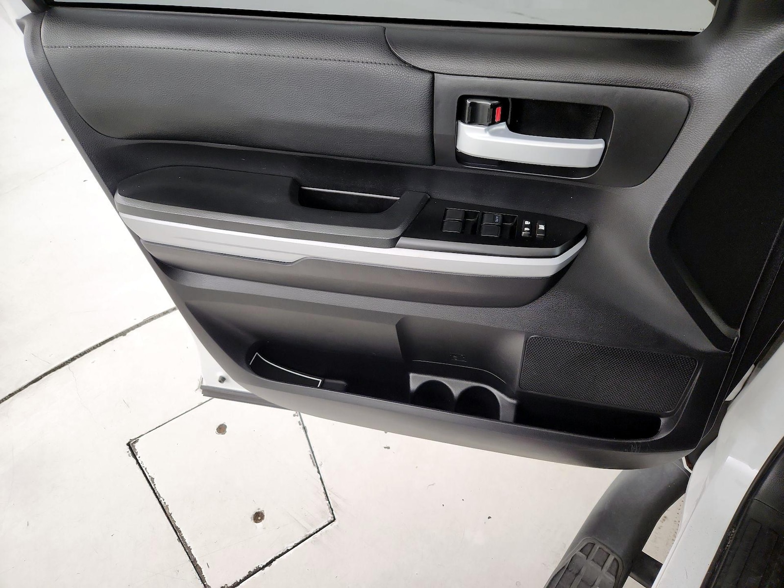 2020 Toyota Tundra SR5 - Photo 13