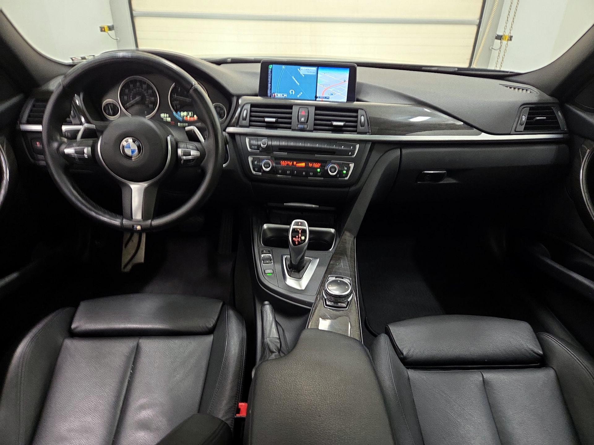 Thumbnail: 2015 BMW 3 Series - 9
