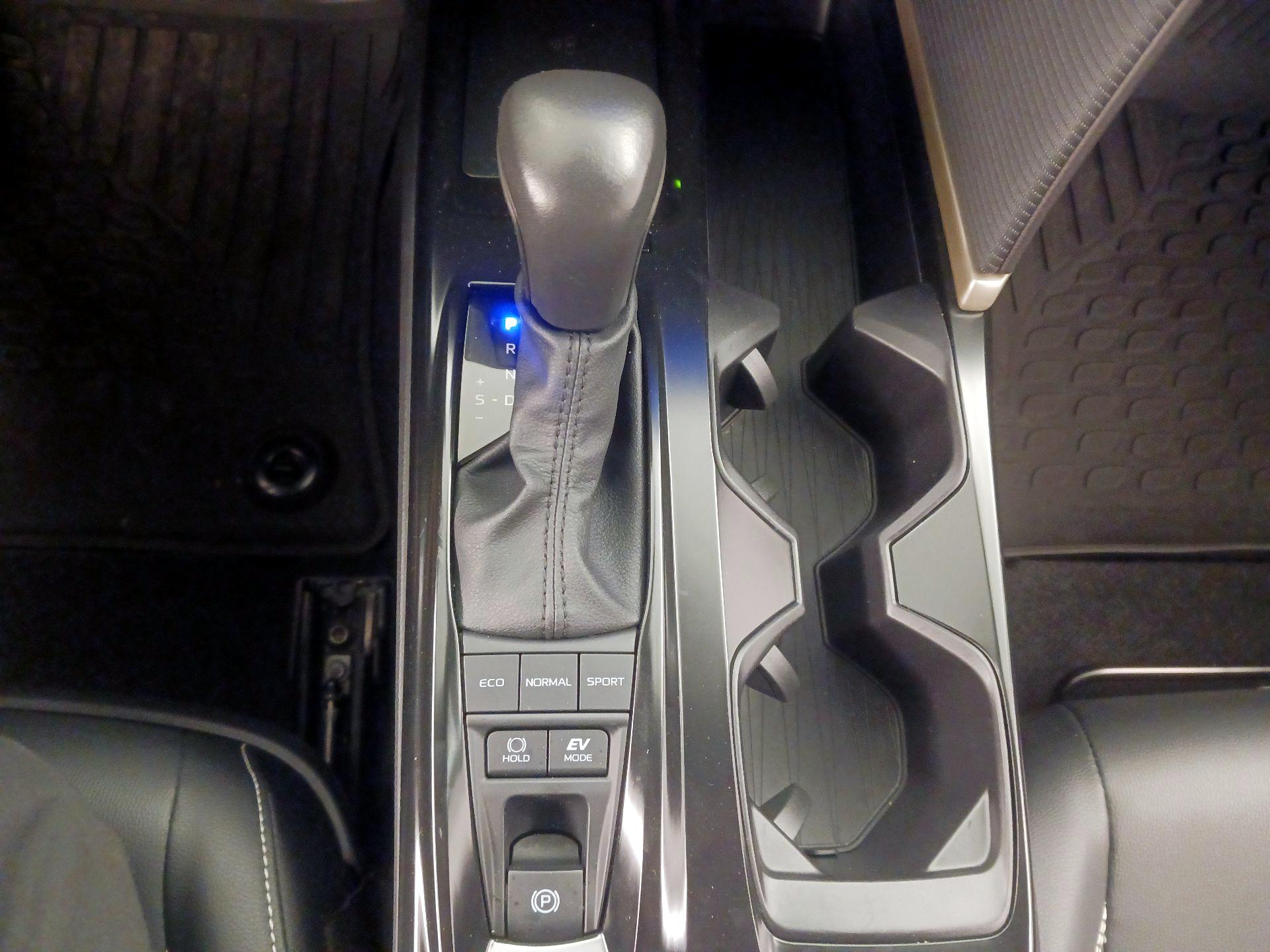Thumbnail: 2025 Toyota Camry - 18