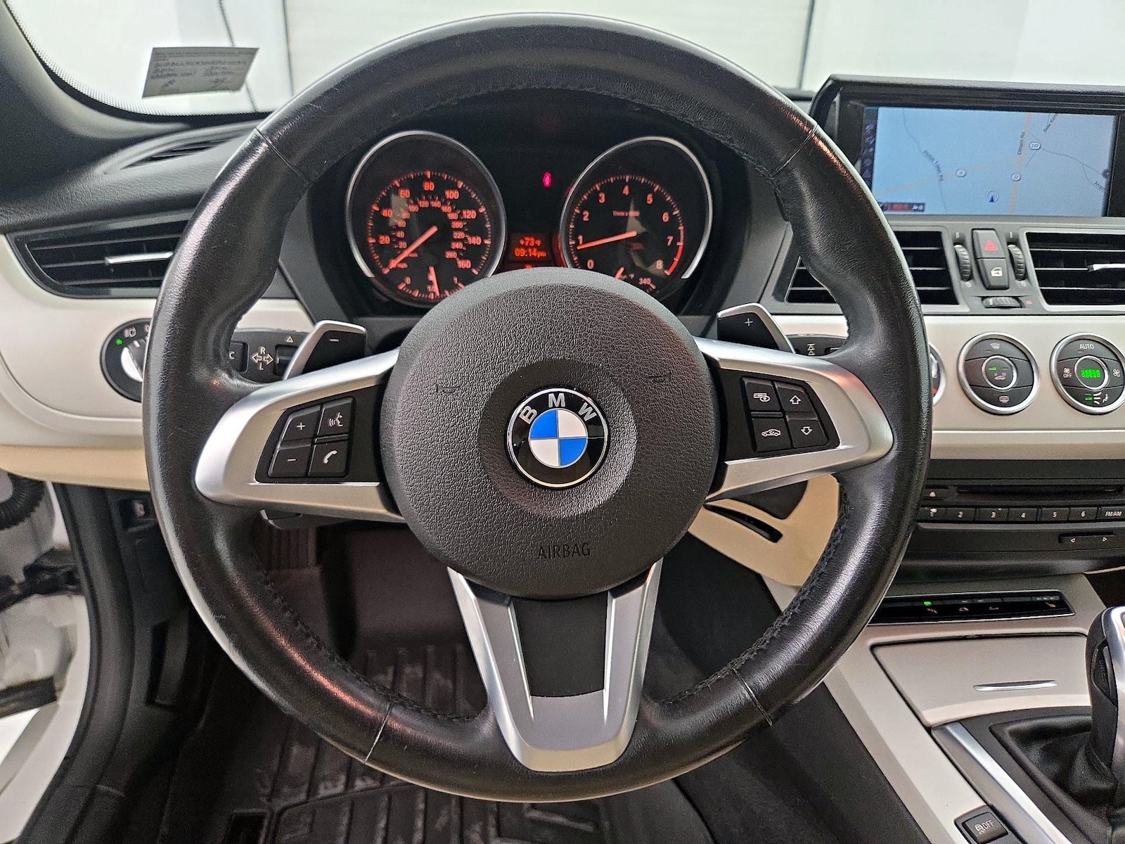 2016 BMW Z4 sDrive28i - Photo 10