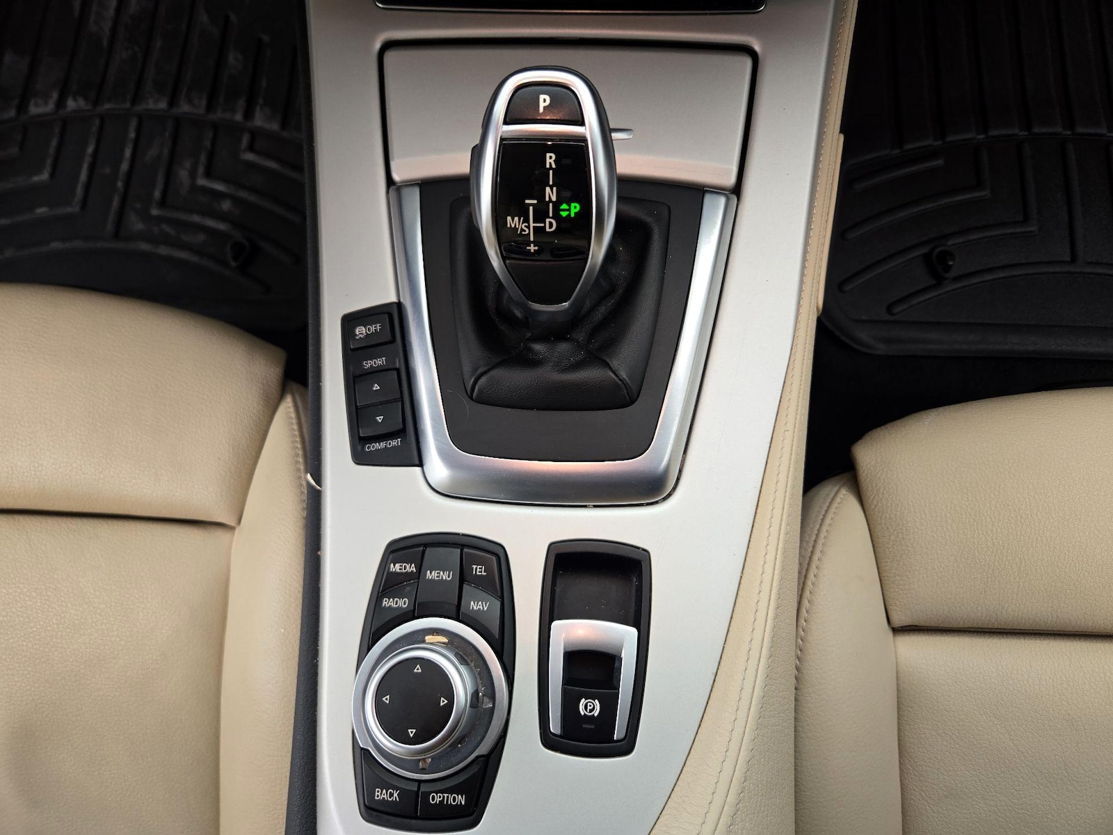 2016 BMW Z4 sDrive28i - Photo 17