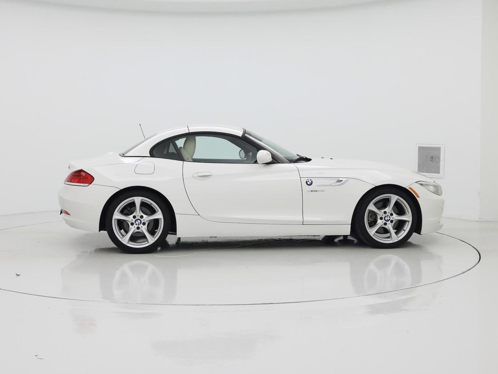 2016 BMW Z4 sDrive28i - Photo 8
