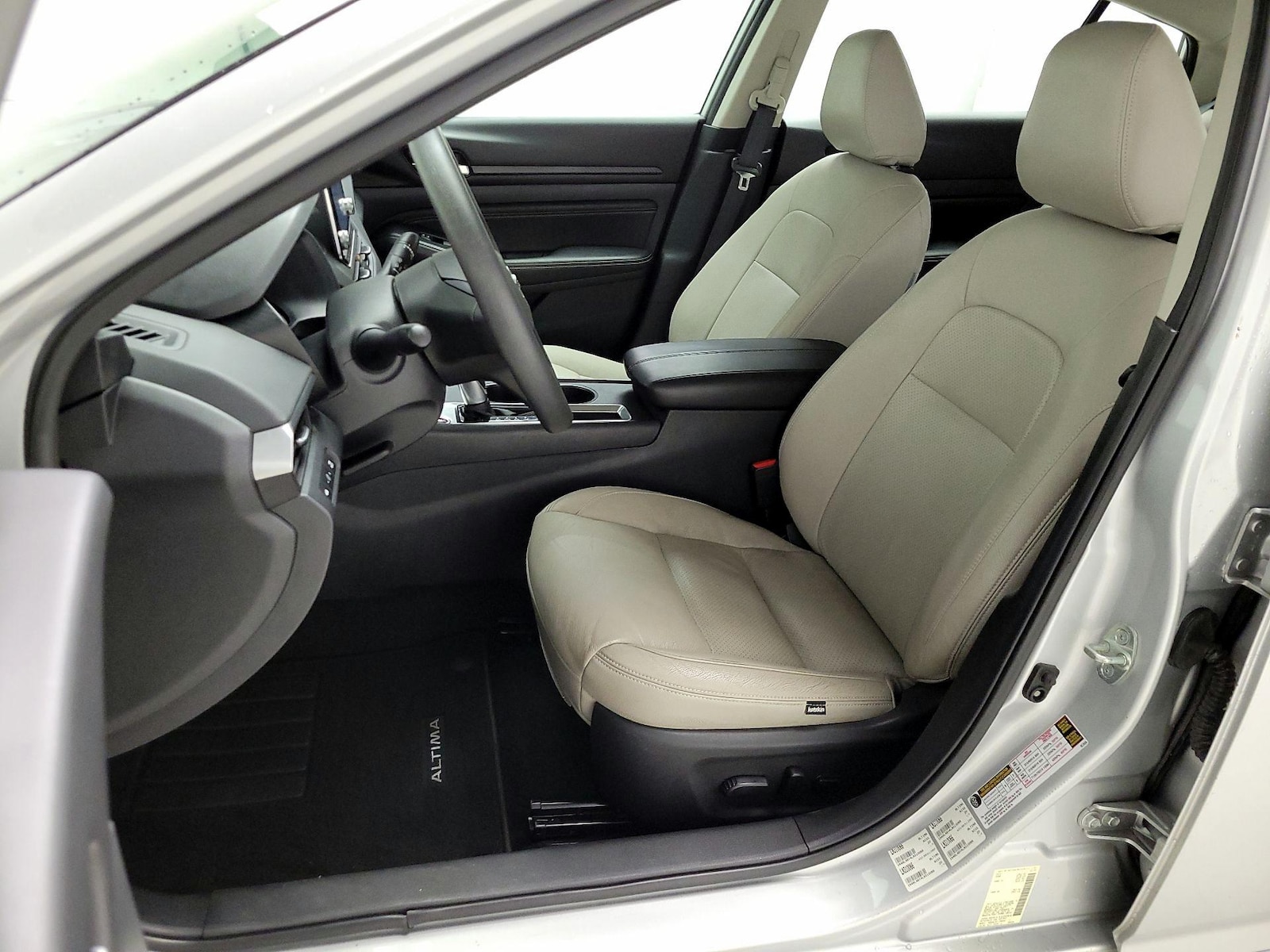 Power Seat(s) & Side Airbags