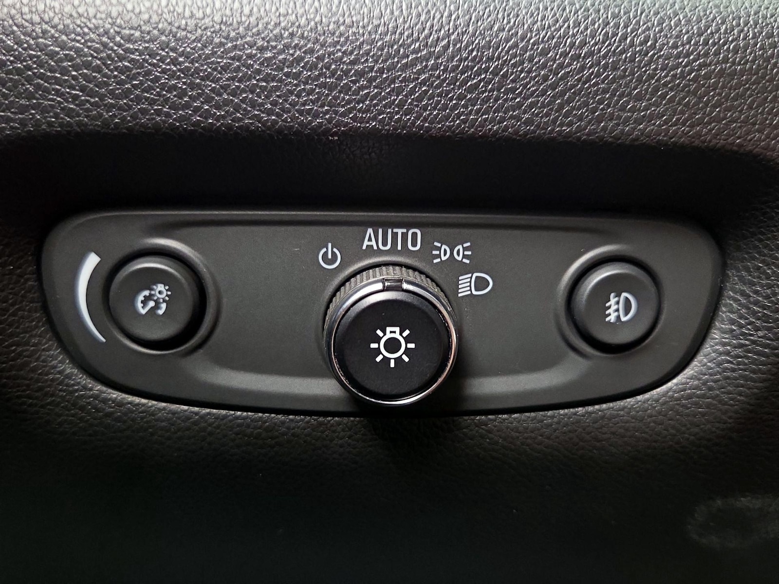 2018 Chevrolet Traverse 1LT - Photo 14