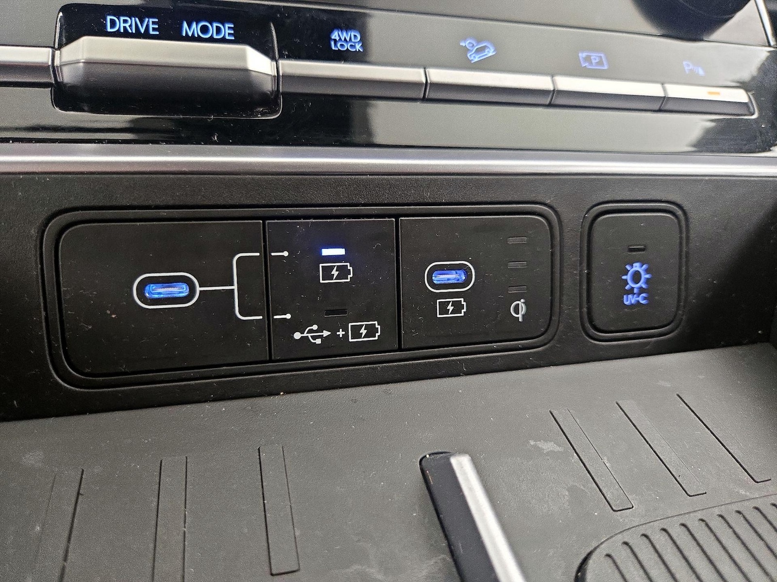 2024 Hyundai Santa Fe Limited HEV - Photo 11