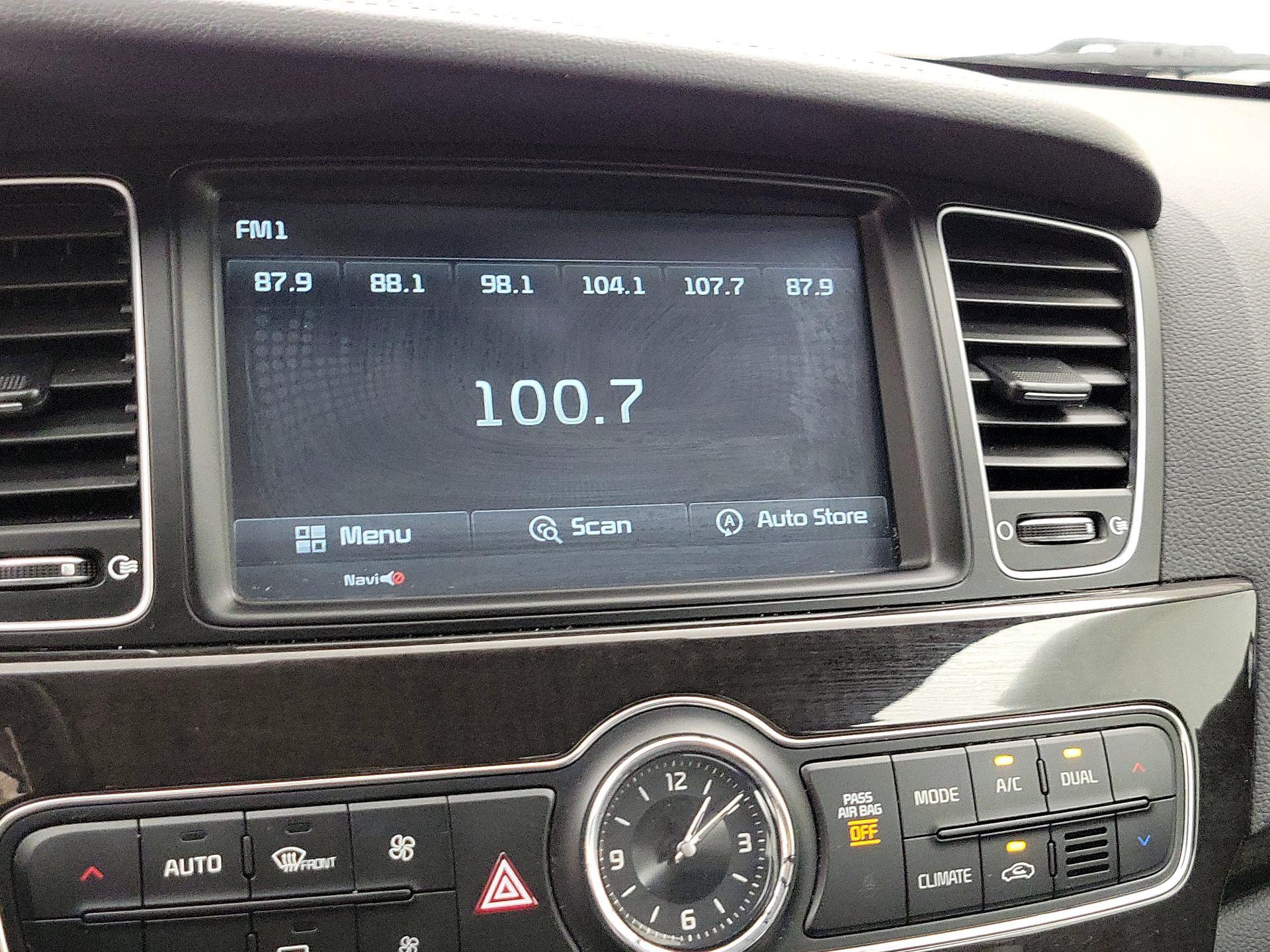 Thumbnail: 2016 Kia Cadenza - 15