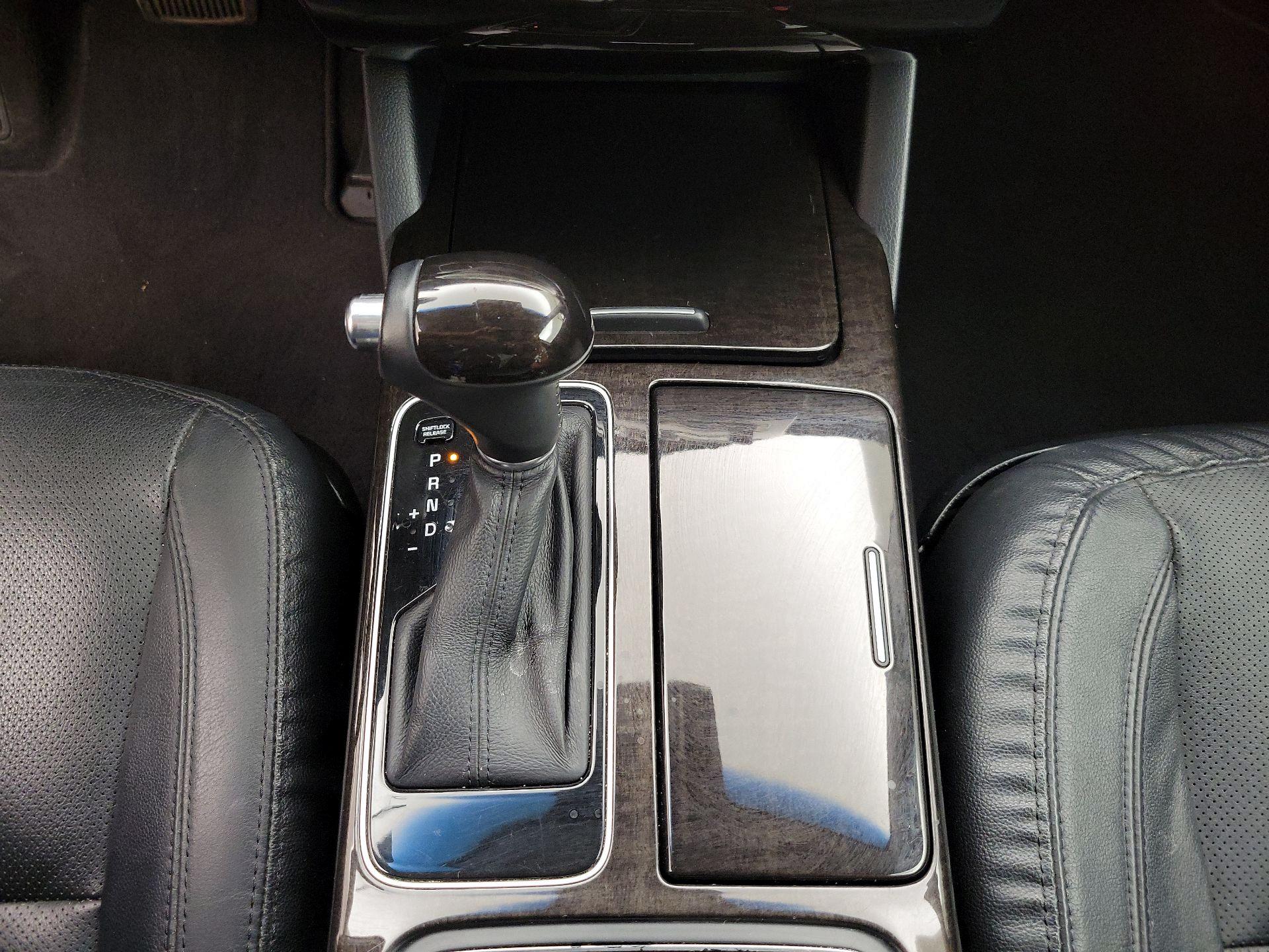 Thumbnail: 2016 Kia Cadenza - 17