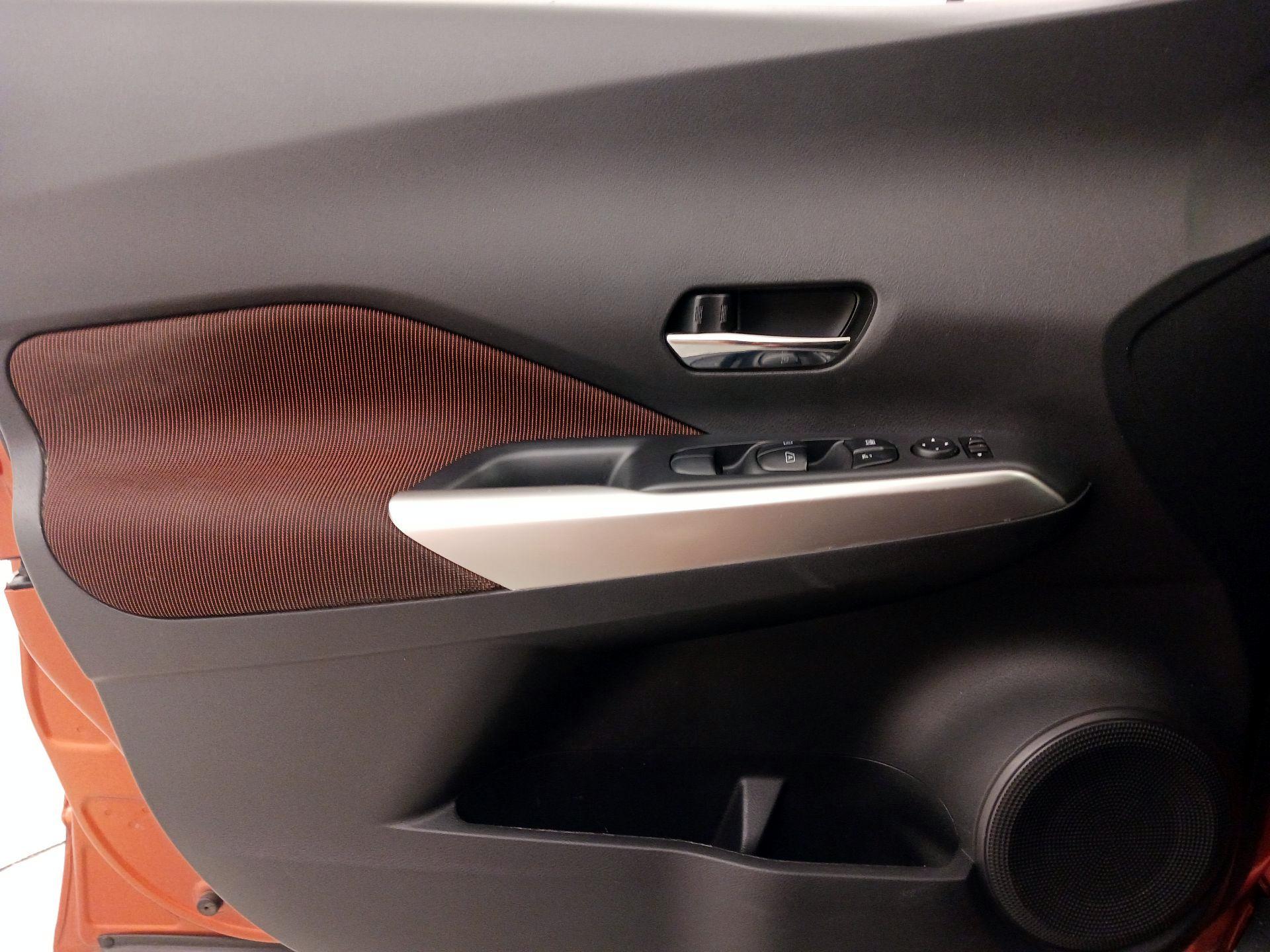 Thumbnail: 2018 Nissan Kicks - 12