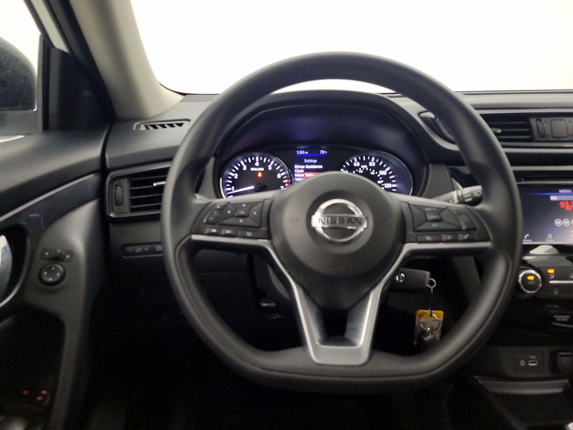 Thumbnail: 2018 Nissan Rogue - 10