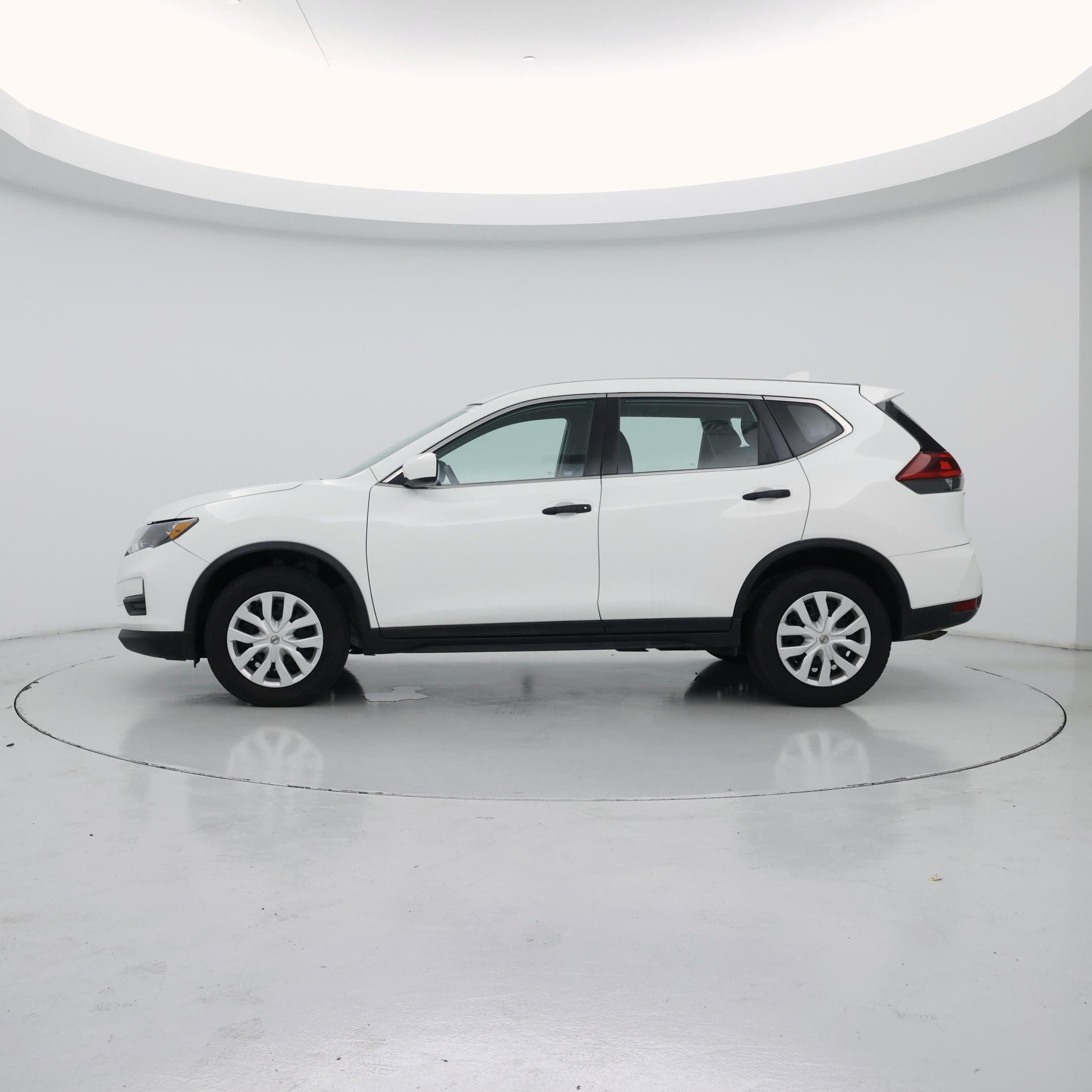 Thumbnail: 2018 Nissan Rogue - 3