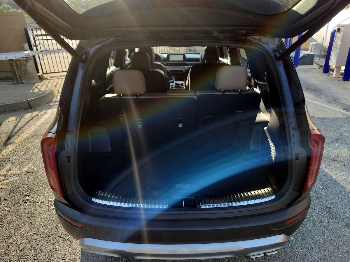 Trunk/Cargo (Seats Up)