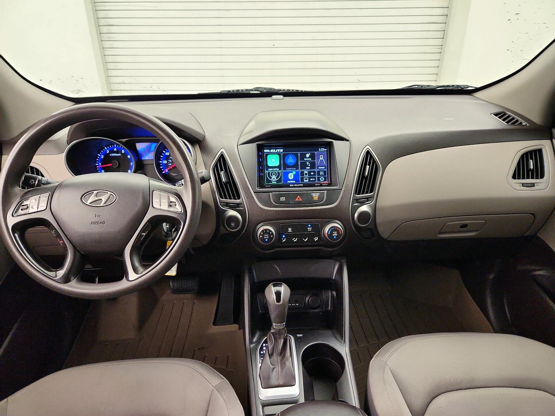 Thumbnail: 2015 Hyundai Tucson - 9