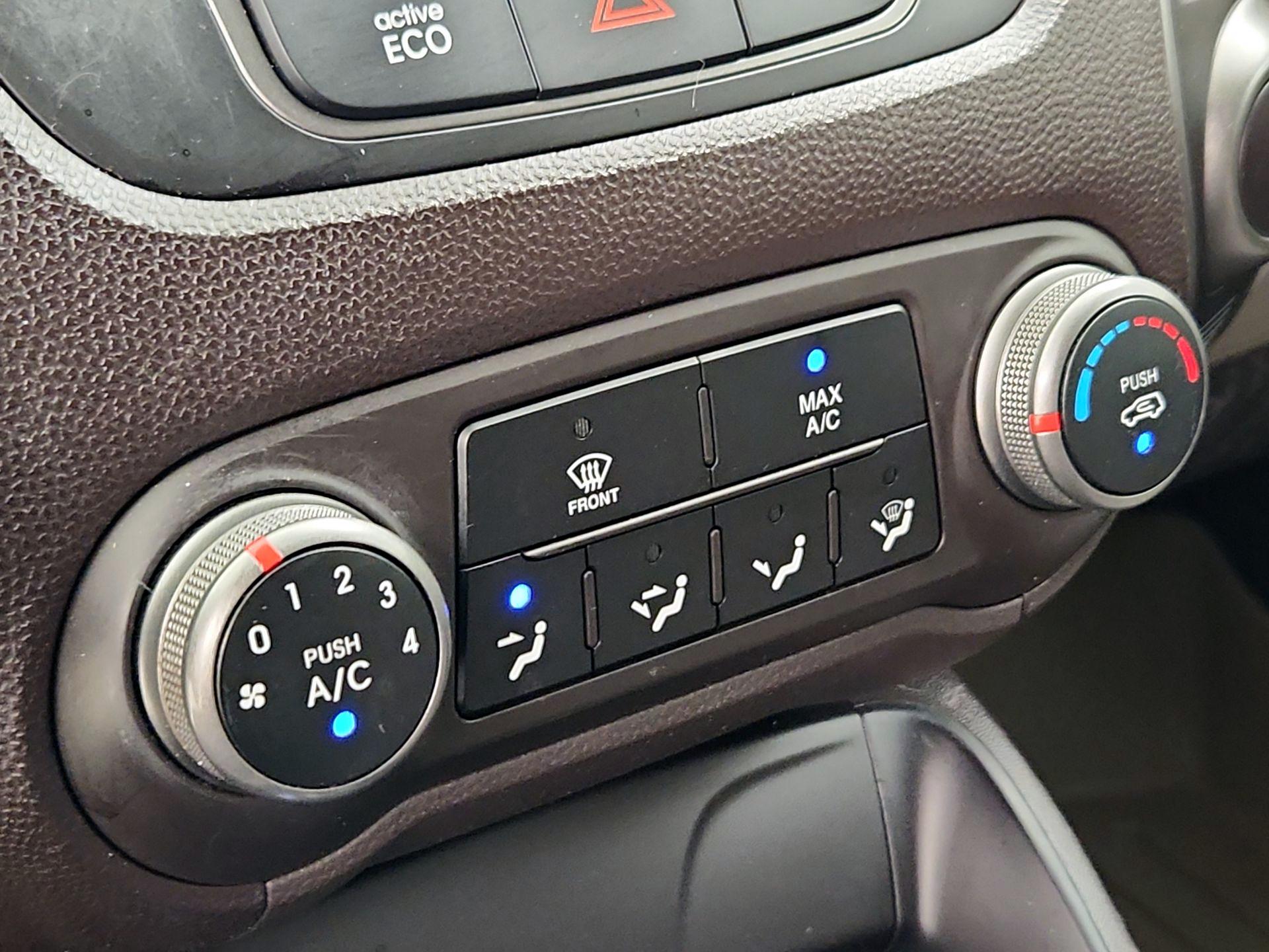 Thumbnail: 2015 Hyundai Tucson - 16