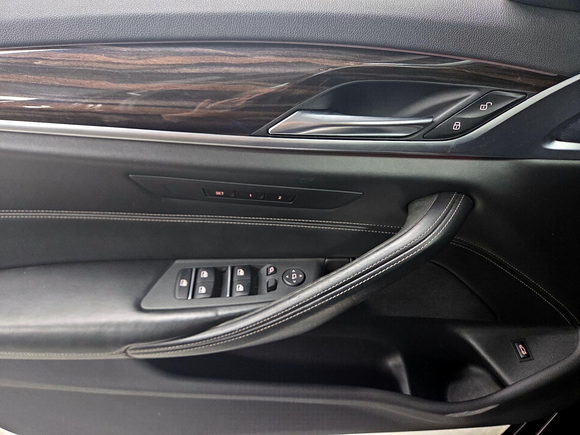 Thumbnail: 2017 BMW 5 Series - 10