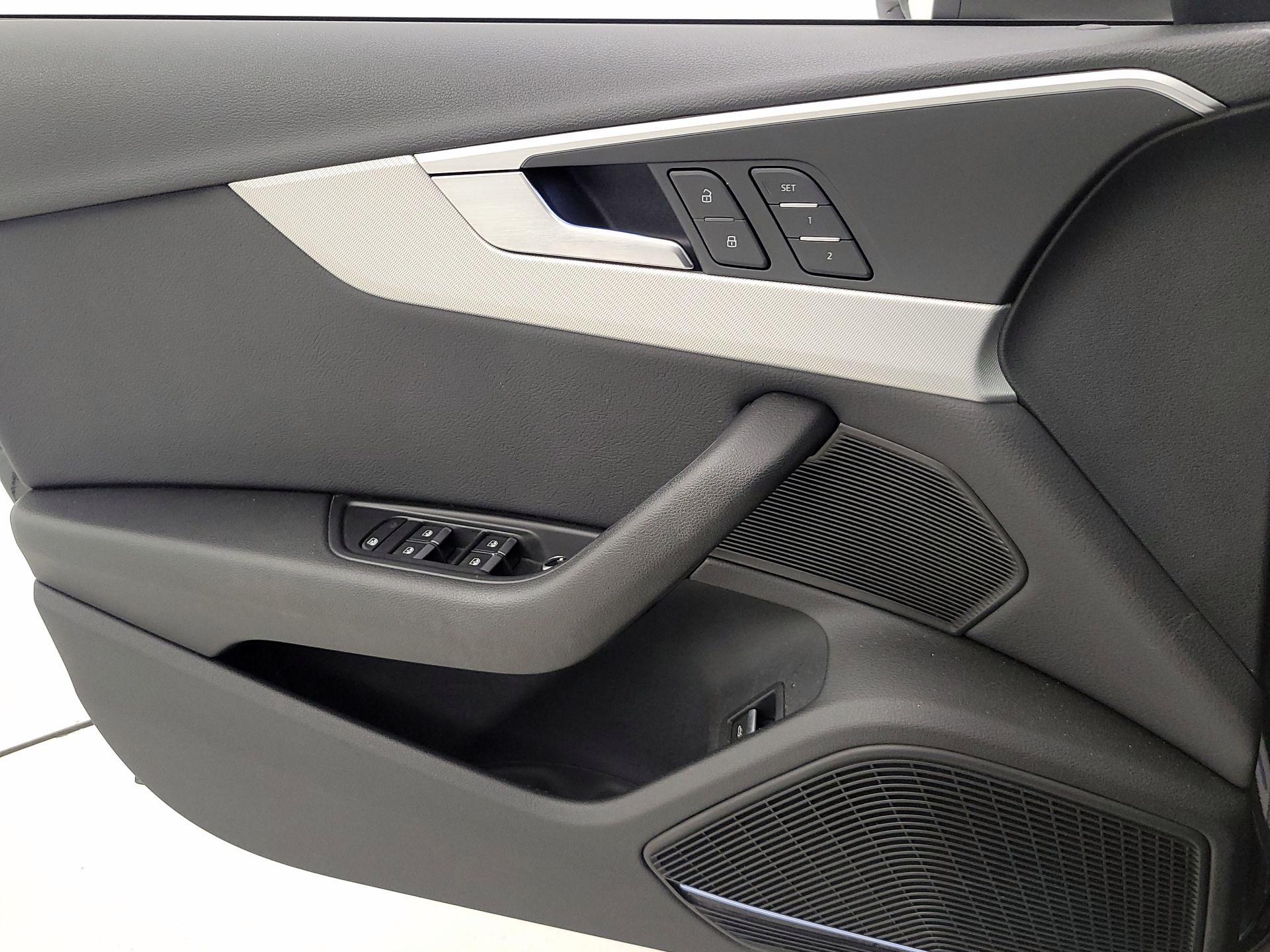 Thumbnail: 2017 Audi A4 - 12