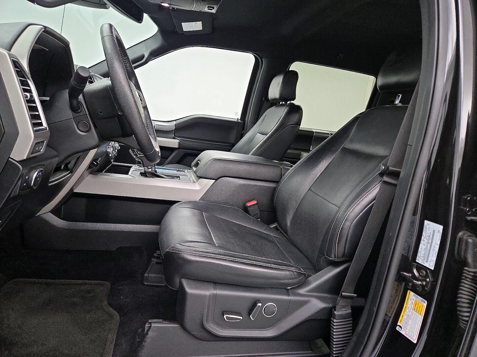 2015 Ford F-150 Lariat - Photo 12