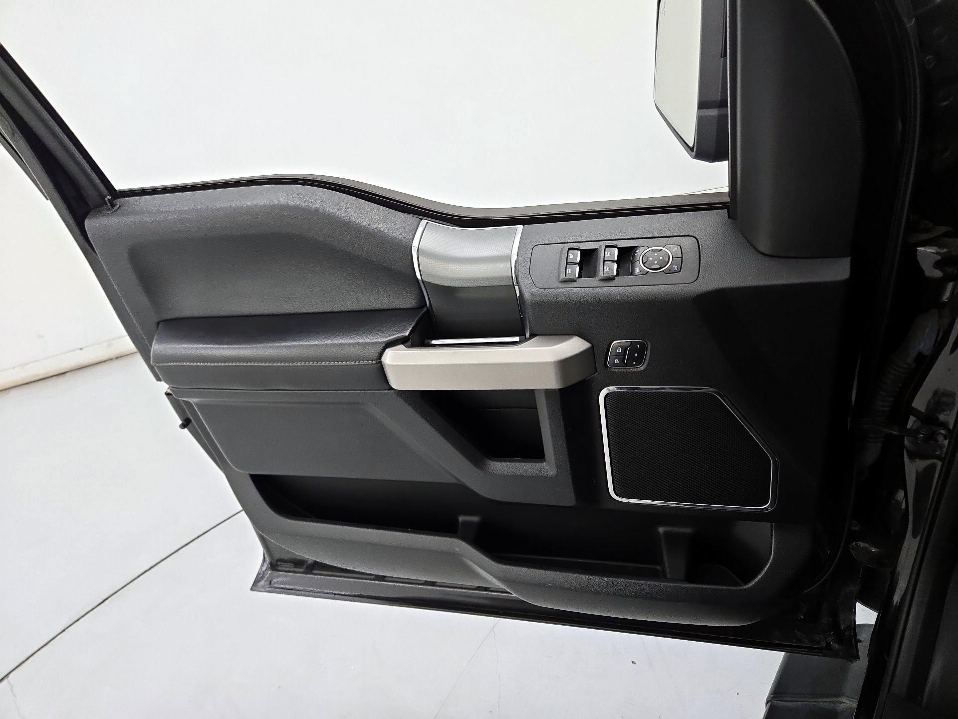 Thumbnail: 2015 Ford F-150 - 12