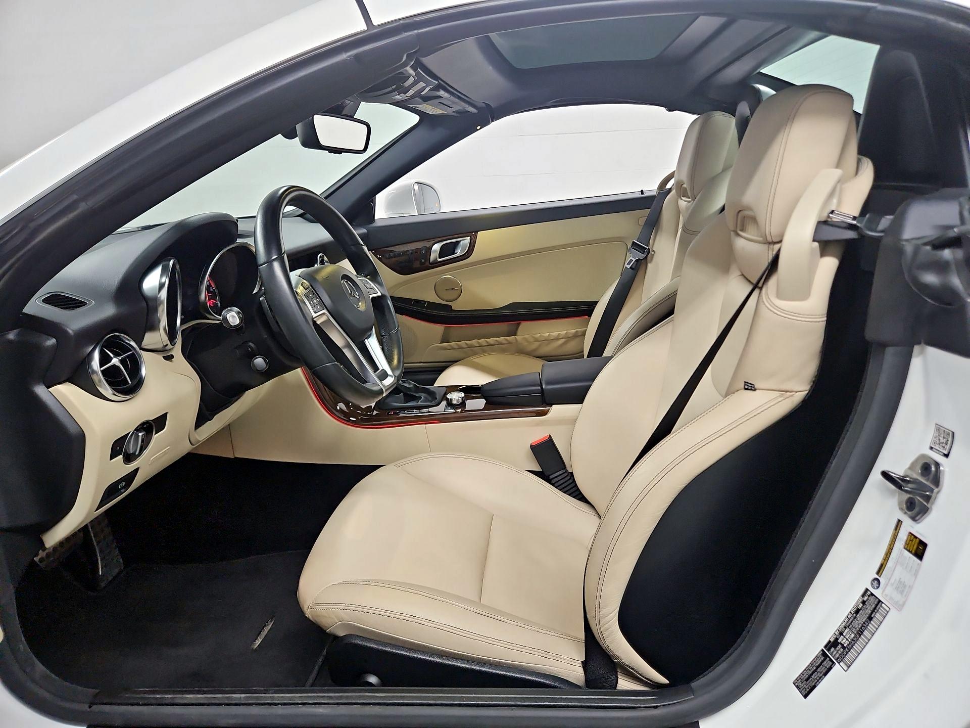 Thumbnail: 2016 Mercedes-Benz SLK - 11