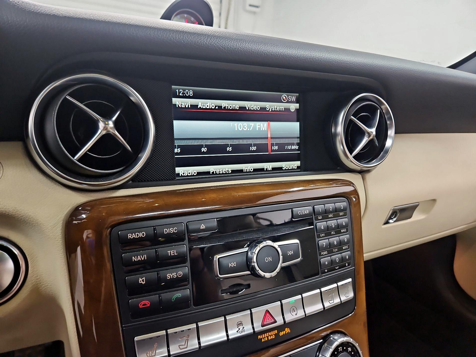 Thumbnail: 2016 Mercedes-Benz SLK - 15