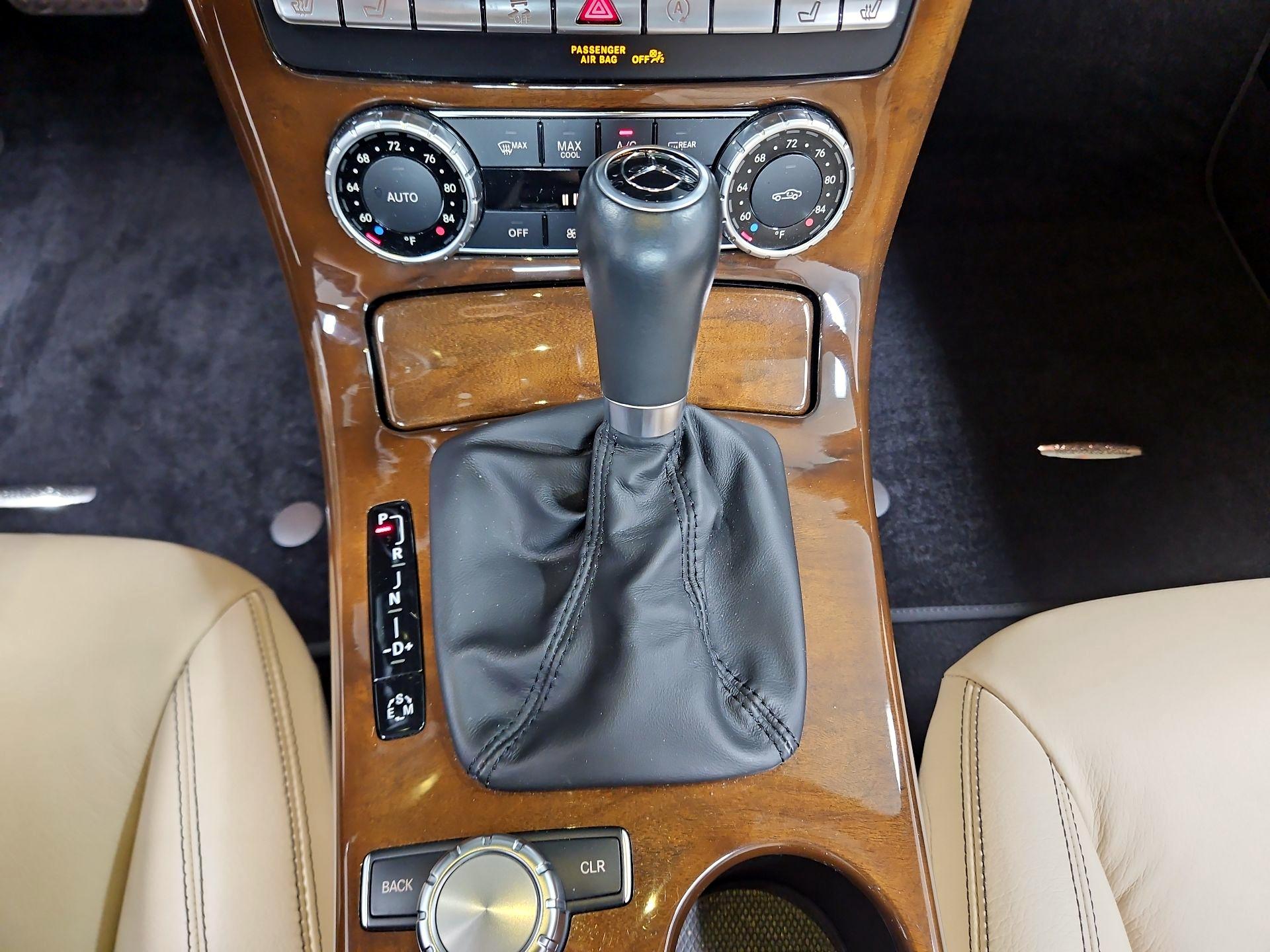 Thumbnail: 2016 Mercedes-Benz SLK - 17