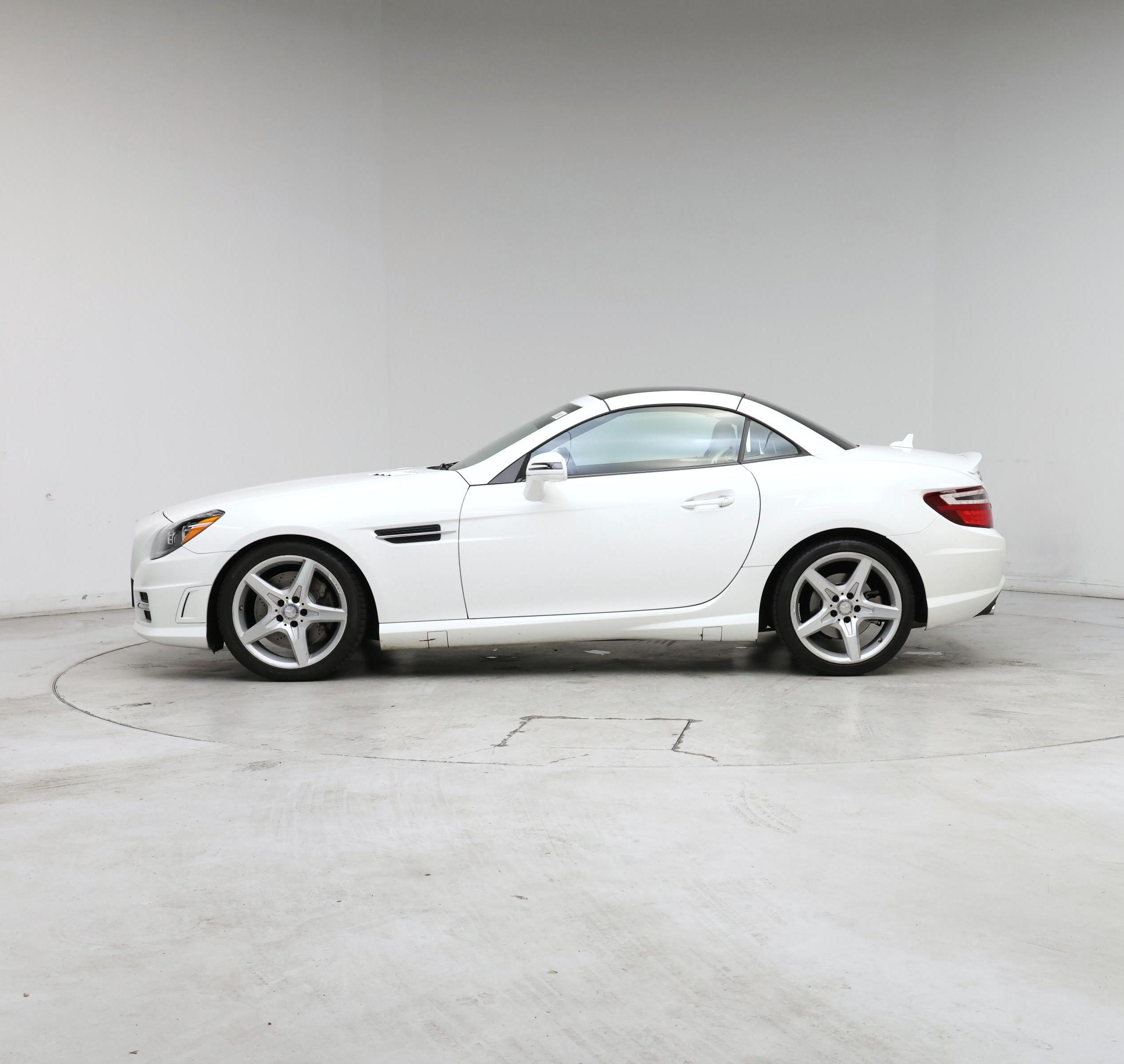 Thumbnail: 2016 Mercedes-Benz SLK - 3