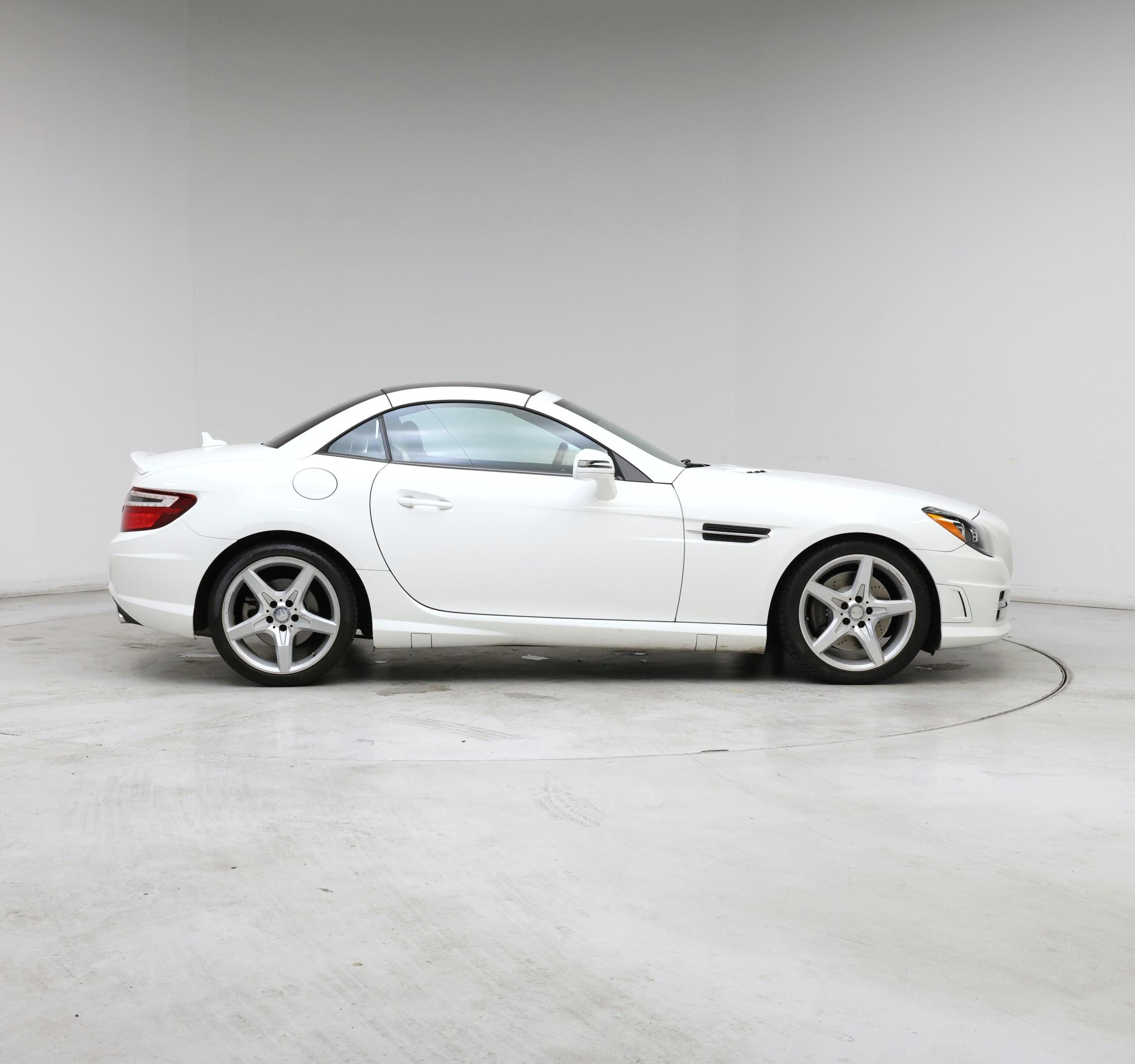 Thumbnail: 2016 Mercedes-Benz SLK - 7