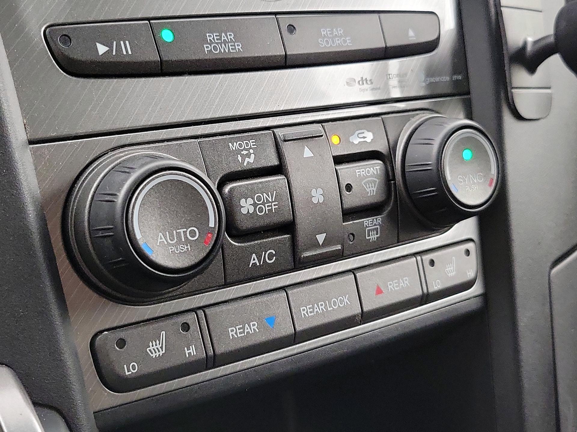 Thumbnail: 2015 Honda Pilot - 17