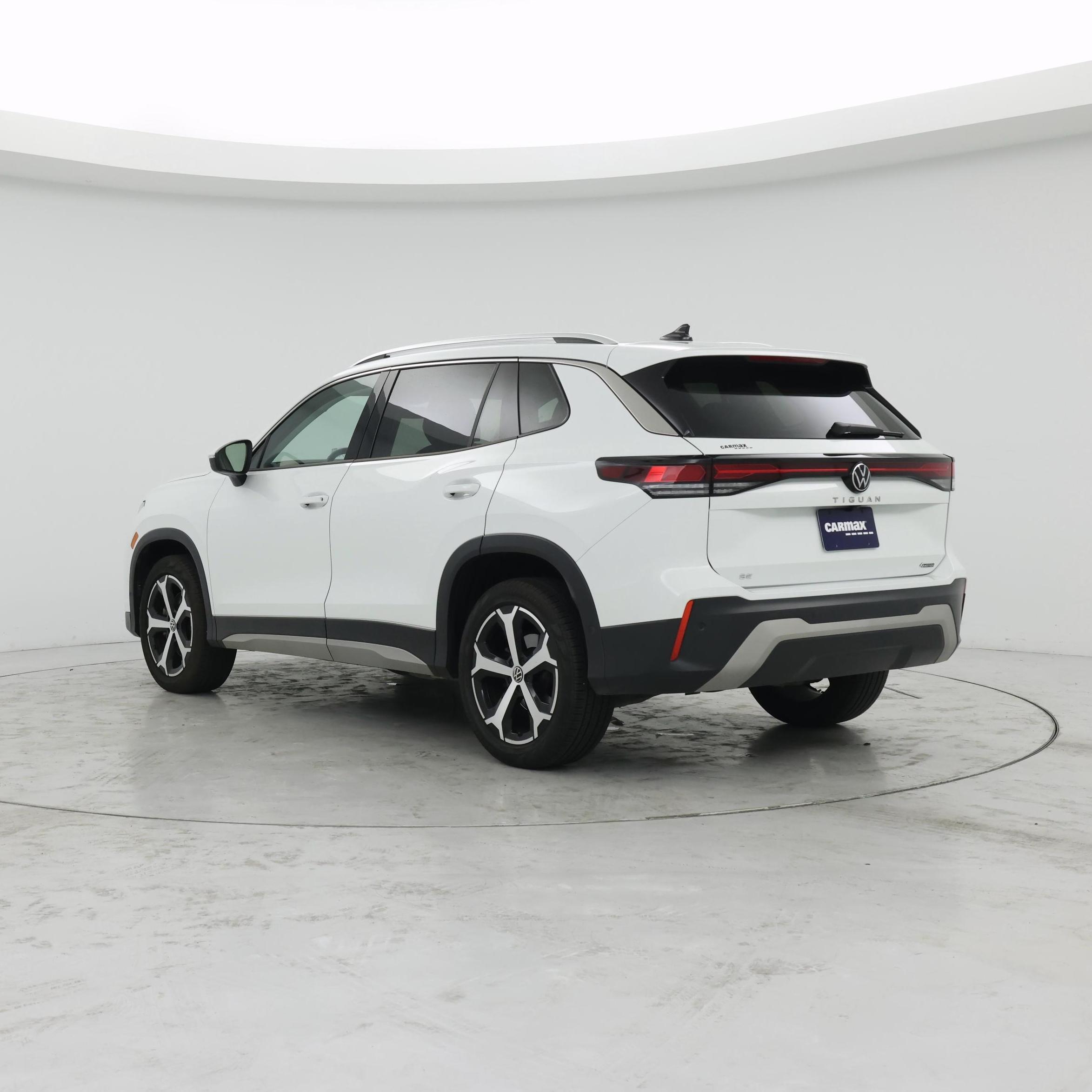 Thumbnail: 2025 Volkswagen Tiguan - 2