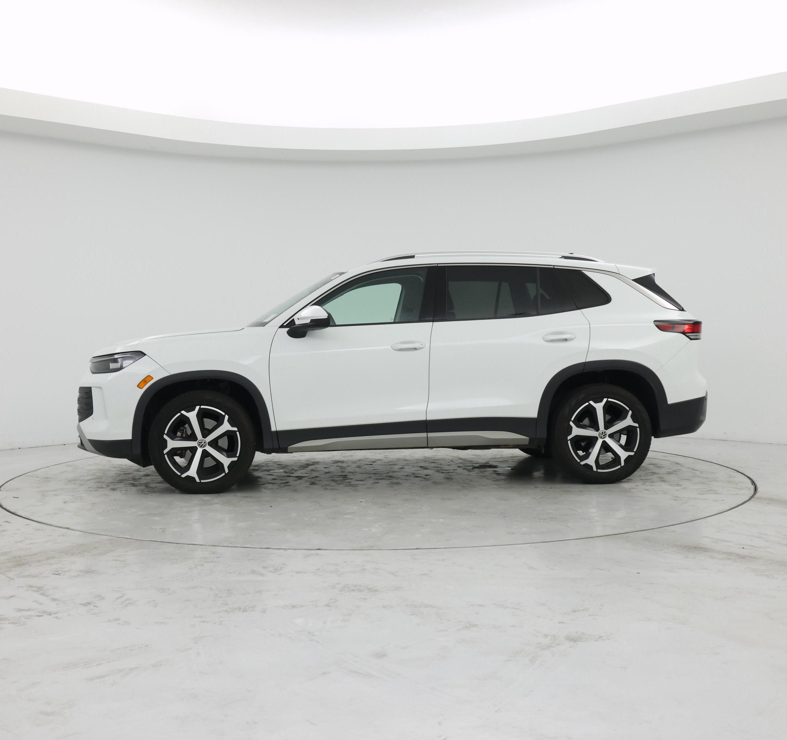 Thumbnail: 2025 Volkswagen Tiguan - 3